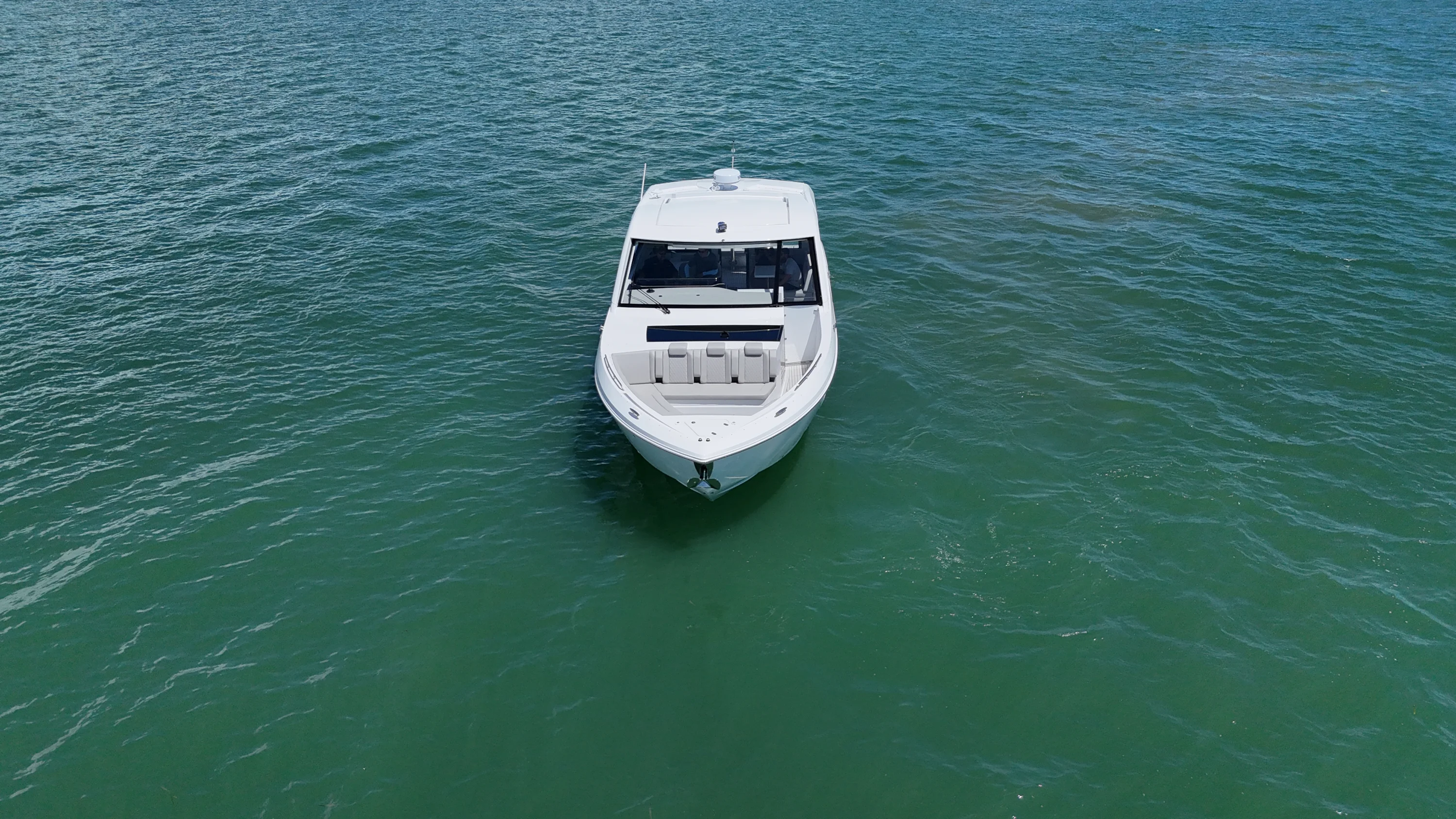 2026 Cruisers Yachts 50GLS OB Image Thumbnail #21