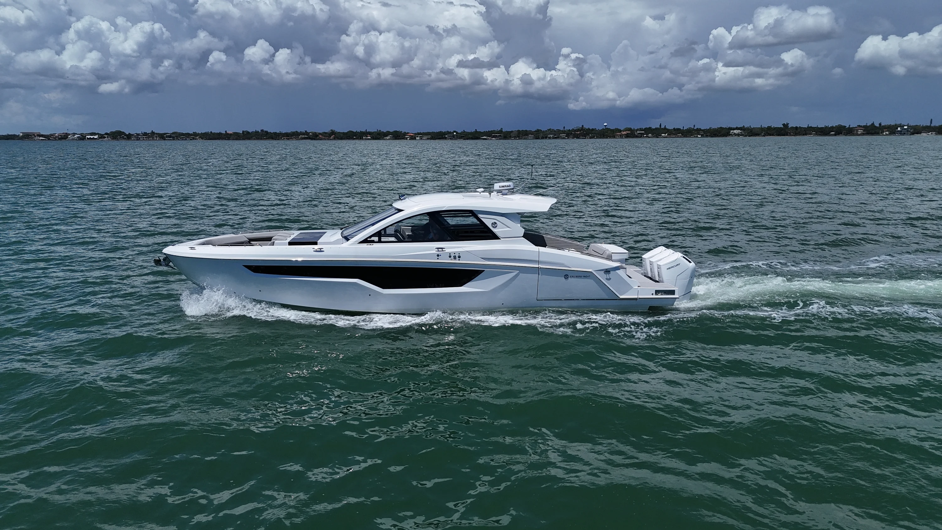 2026 Cruisers Yachts 50GLS OB Image Thumbnail #33