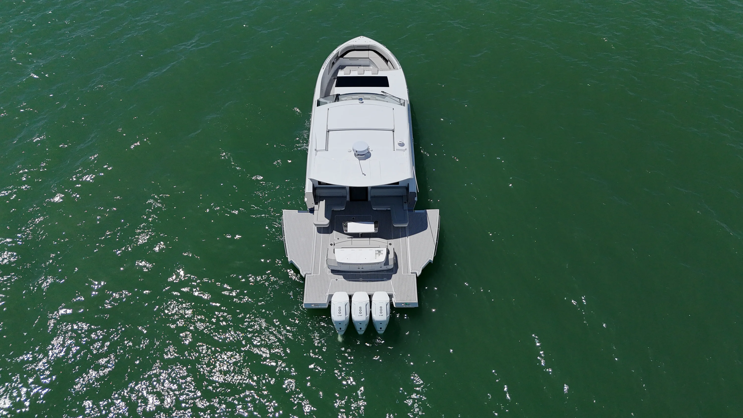 2026 Cruisers Yachts 50GLS OB Image Thumbnail #28