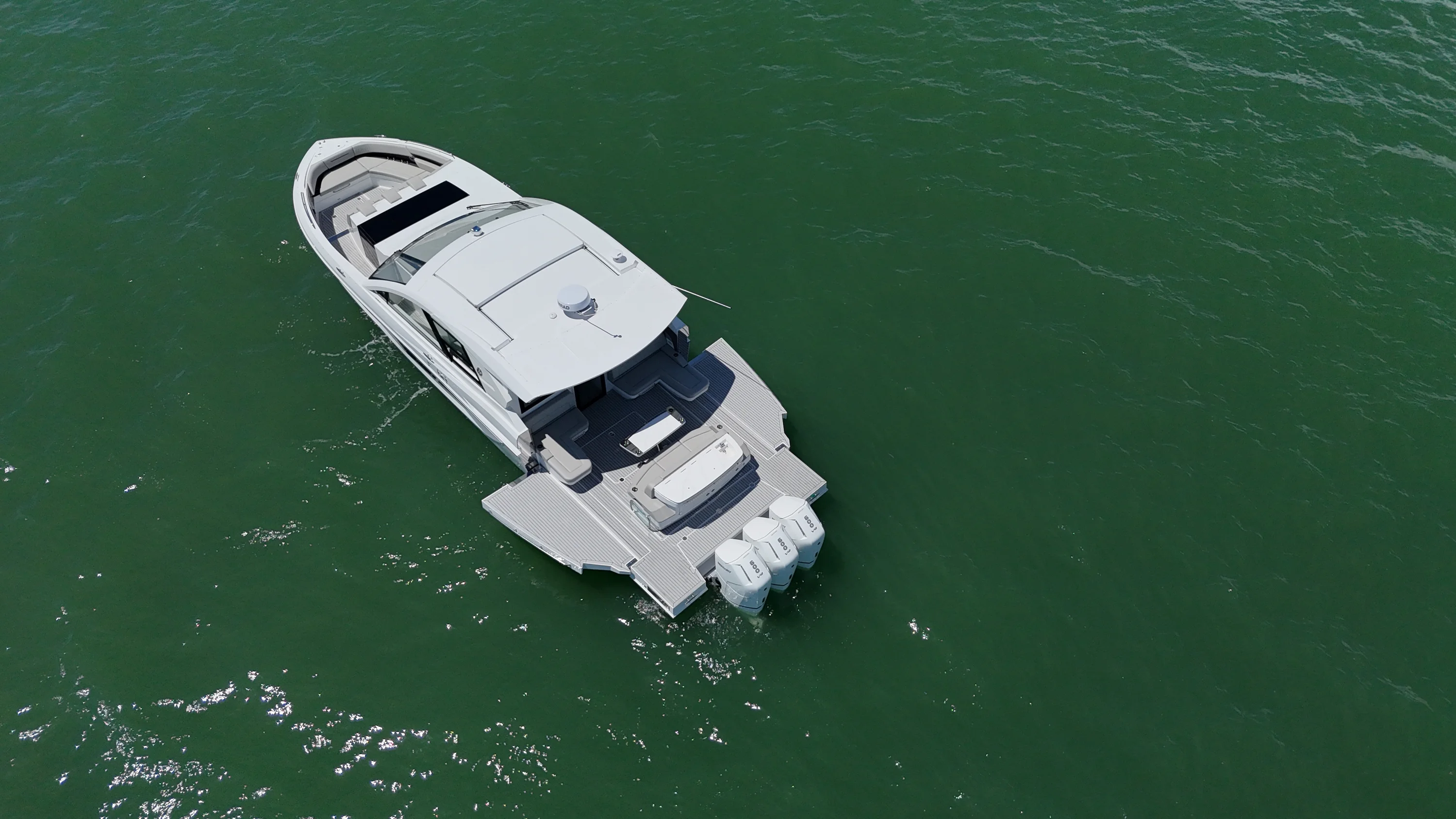 2026 Cruisers Yachts 50GLS OB Image Thumbnail #29
