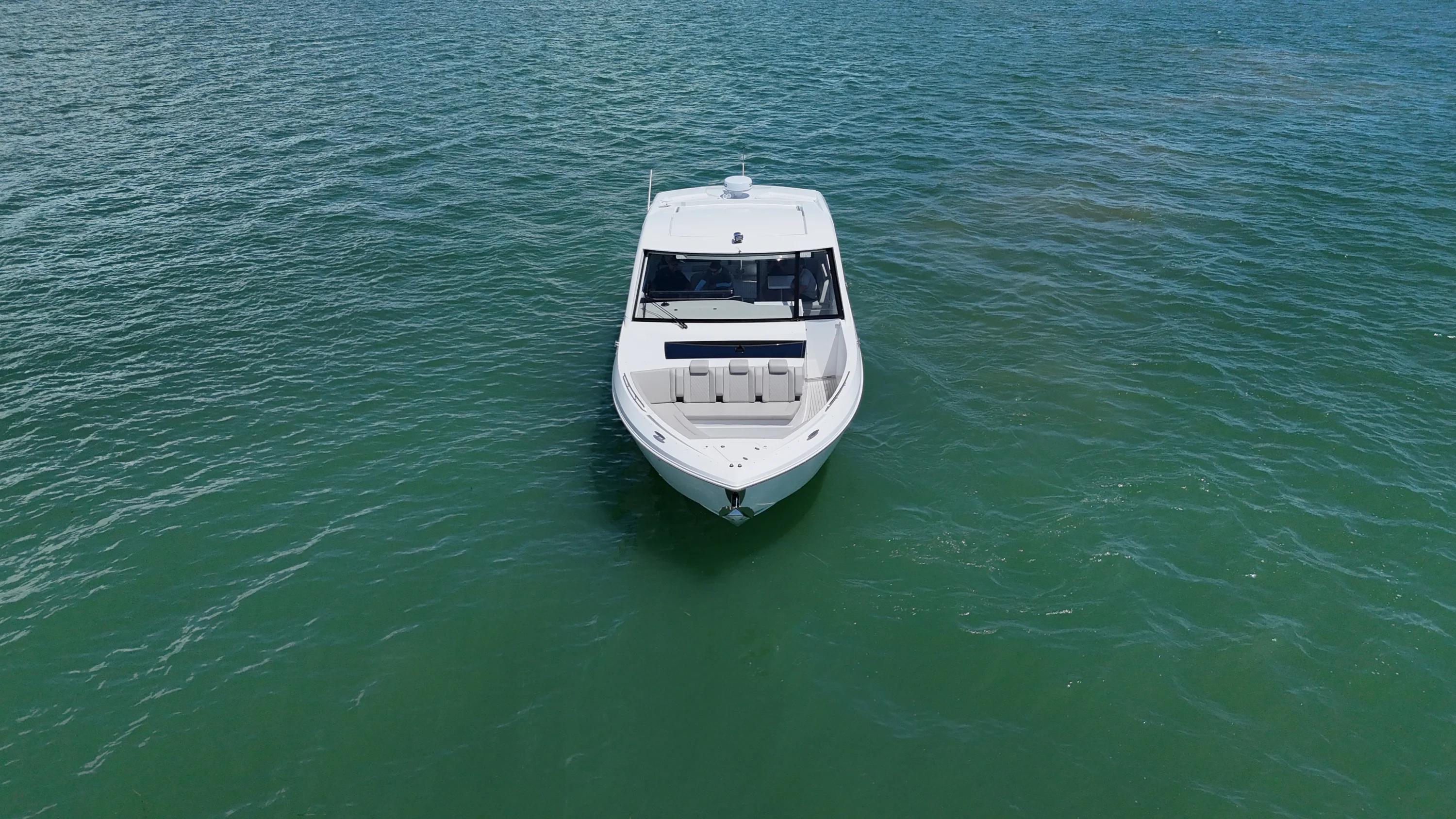 2026 Cruisers Yachts 50GLS OB Image Thumbnail #22