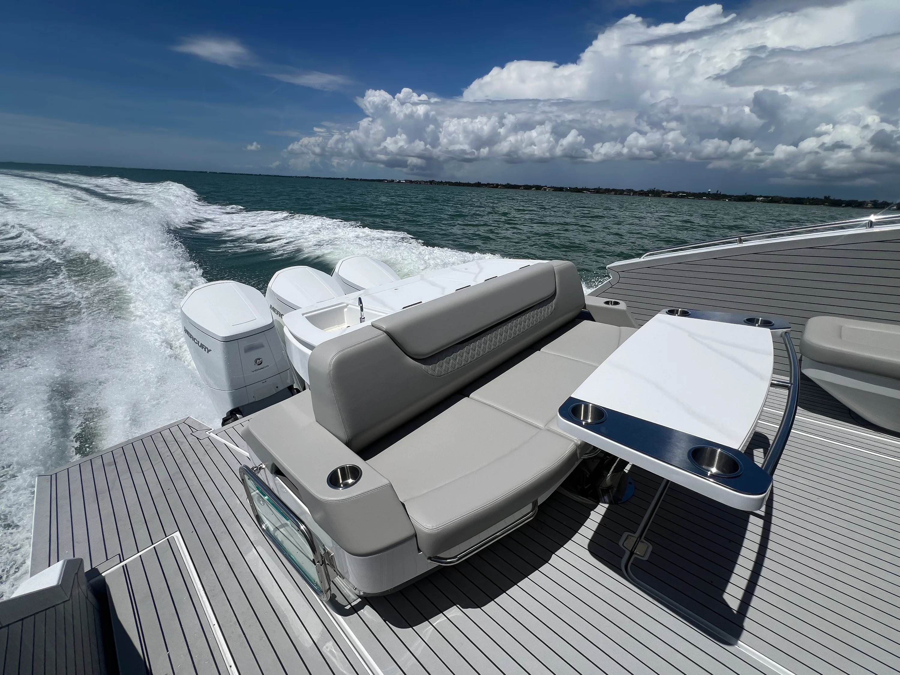 2026 Cruisers Yachts 50GLS OB Image Thumbnail #43