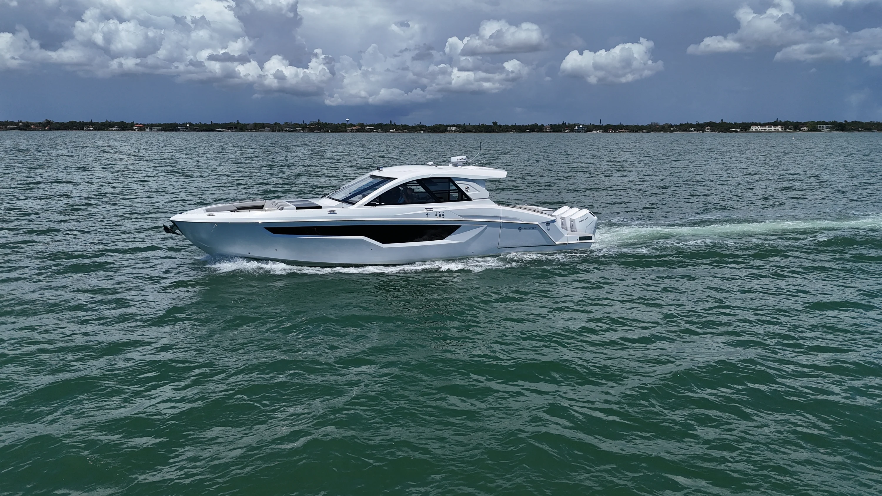 2026 Cruisers Yachts 50GLS OB Image Thumbnail #37