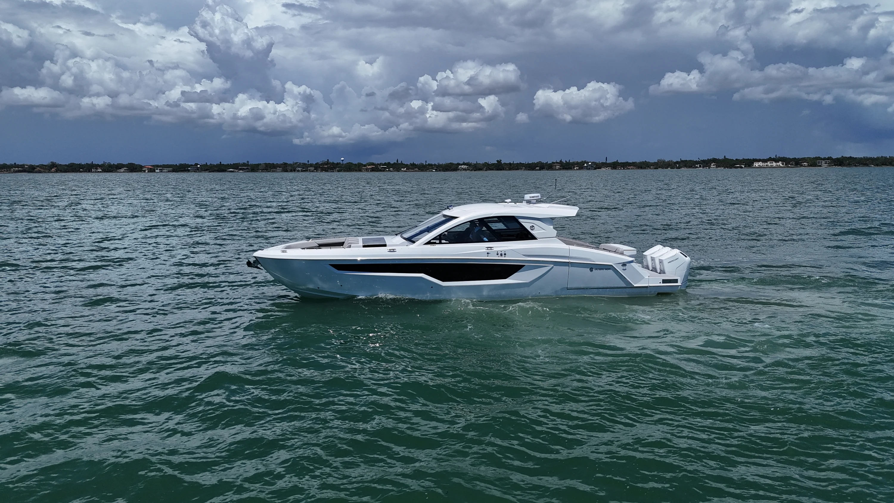 2026 Cruisers Yachts 50GLS OB Image Thumbnail #2