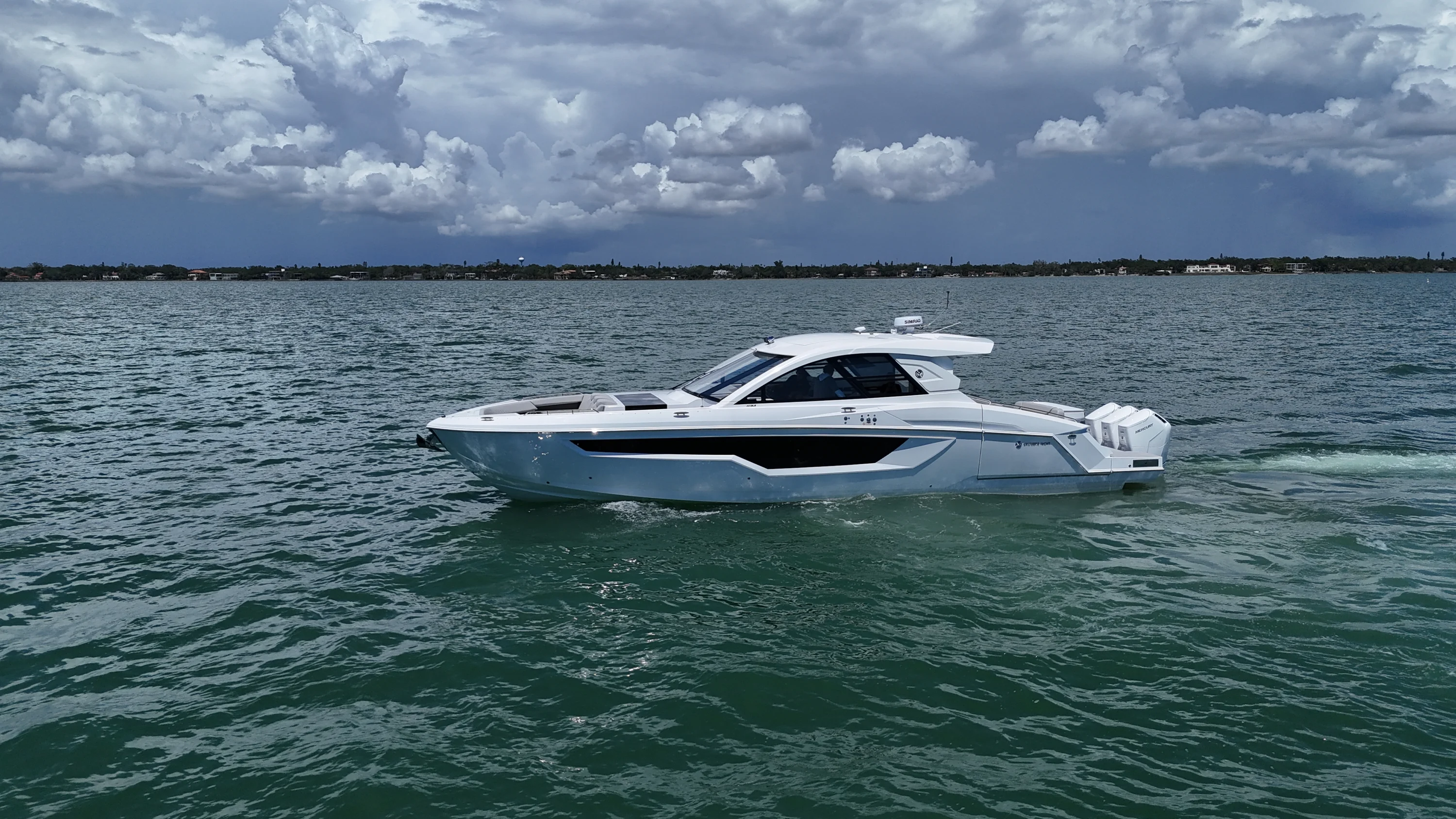 2026 Cruisers Yachts 50GLS OB Image Thumbnail #3