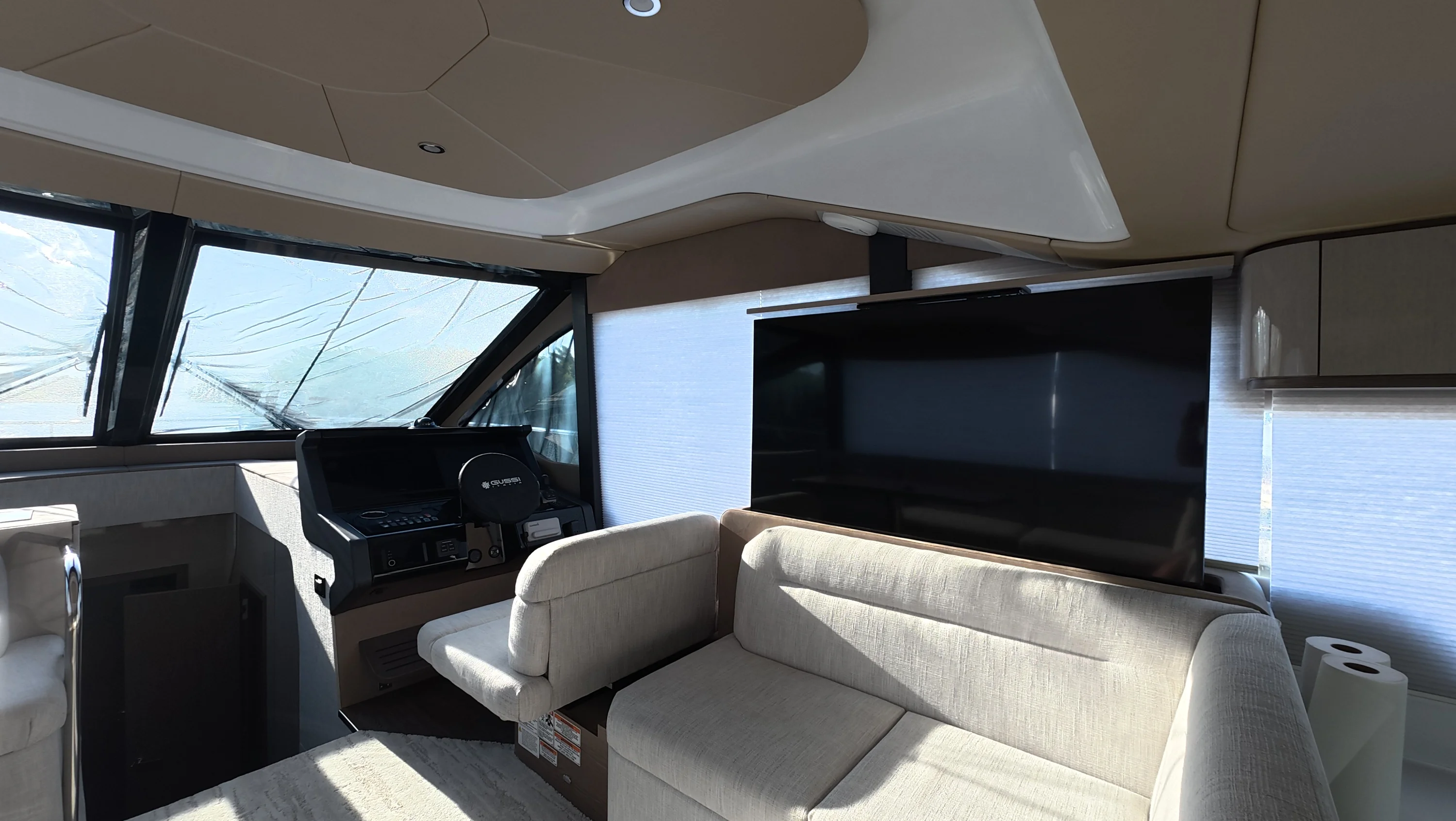 2026 Cruisers Yachts 50 FLY Image Thumbnail #22