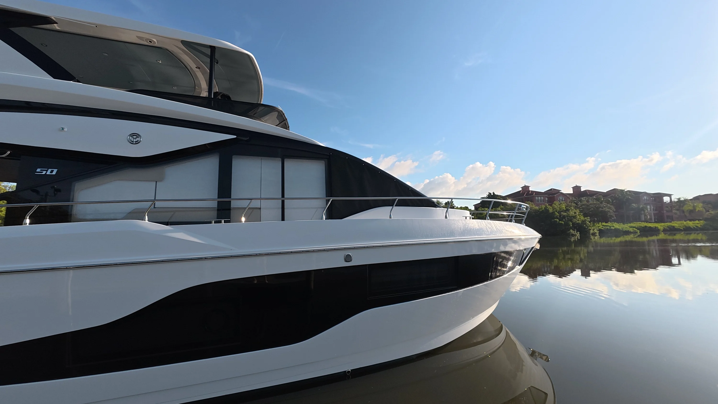2026 Cruisers Yachts 50 FLY Image Thumbnail #3