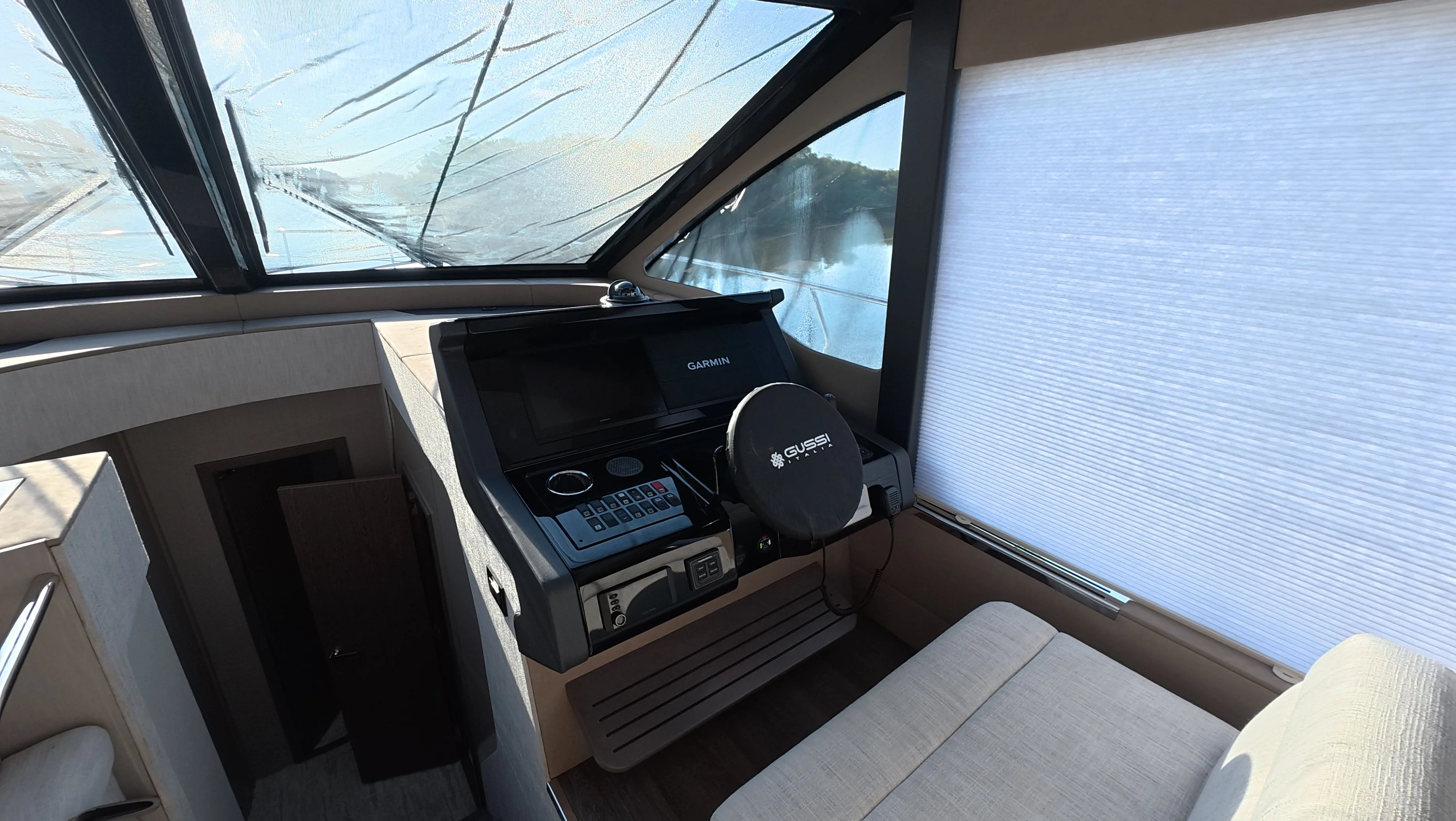 2026 Cruisers Yachts 50 FLY Image Thumbnail #24