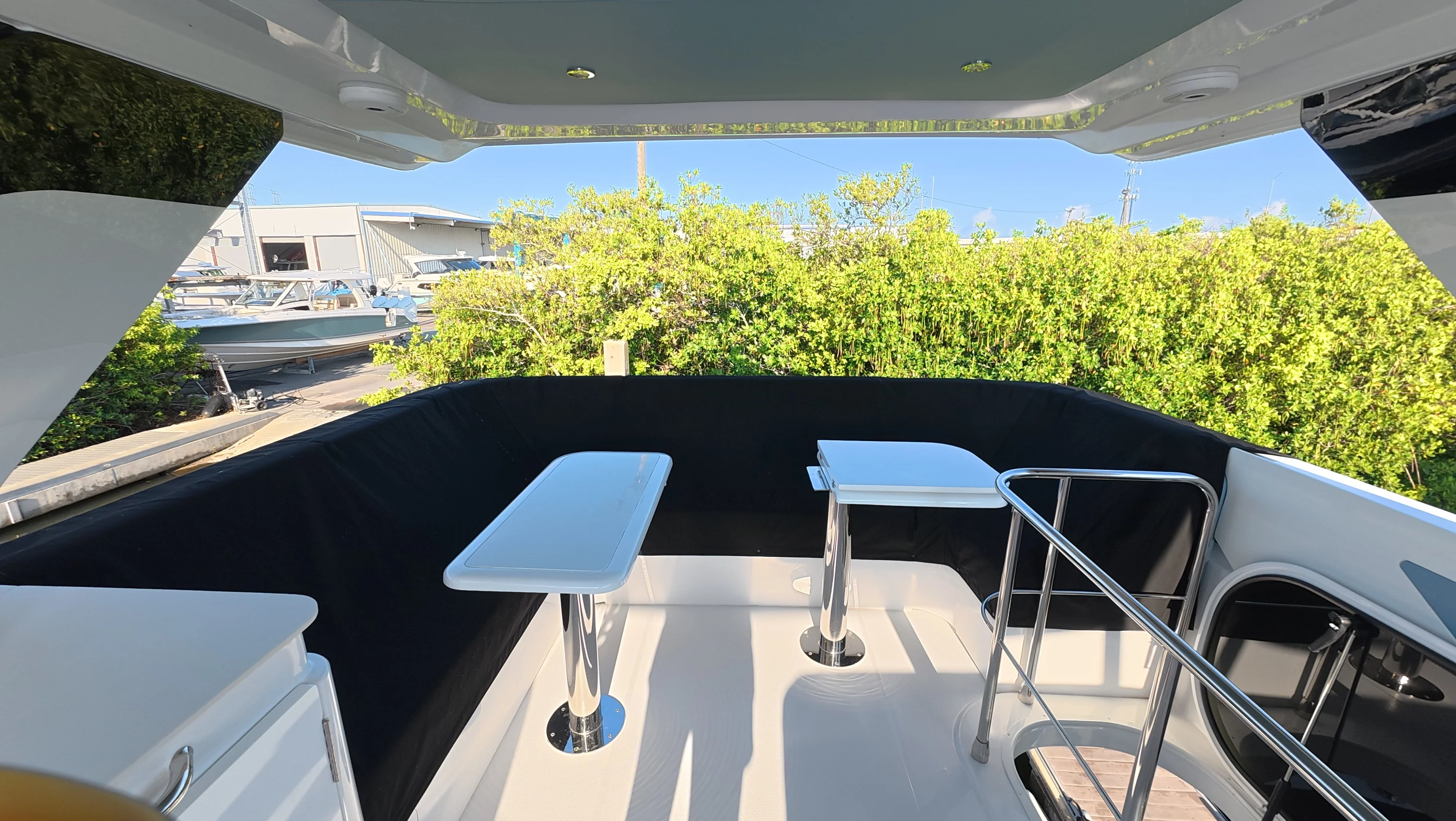 2026 Cruisers Yachts 50 FLY Image Thumbnail #38