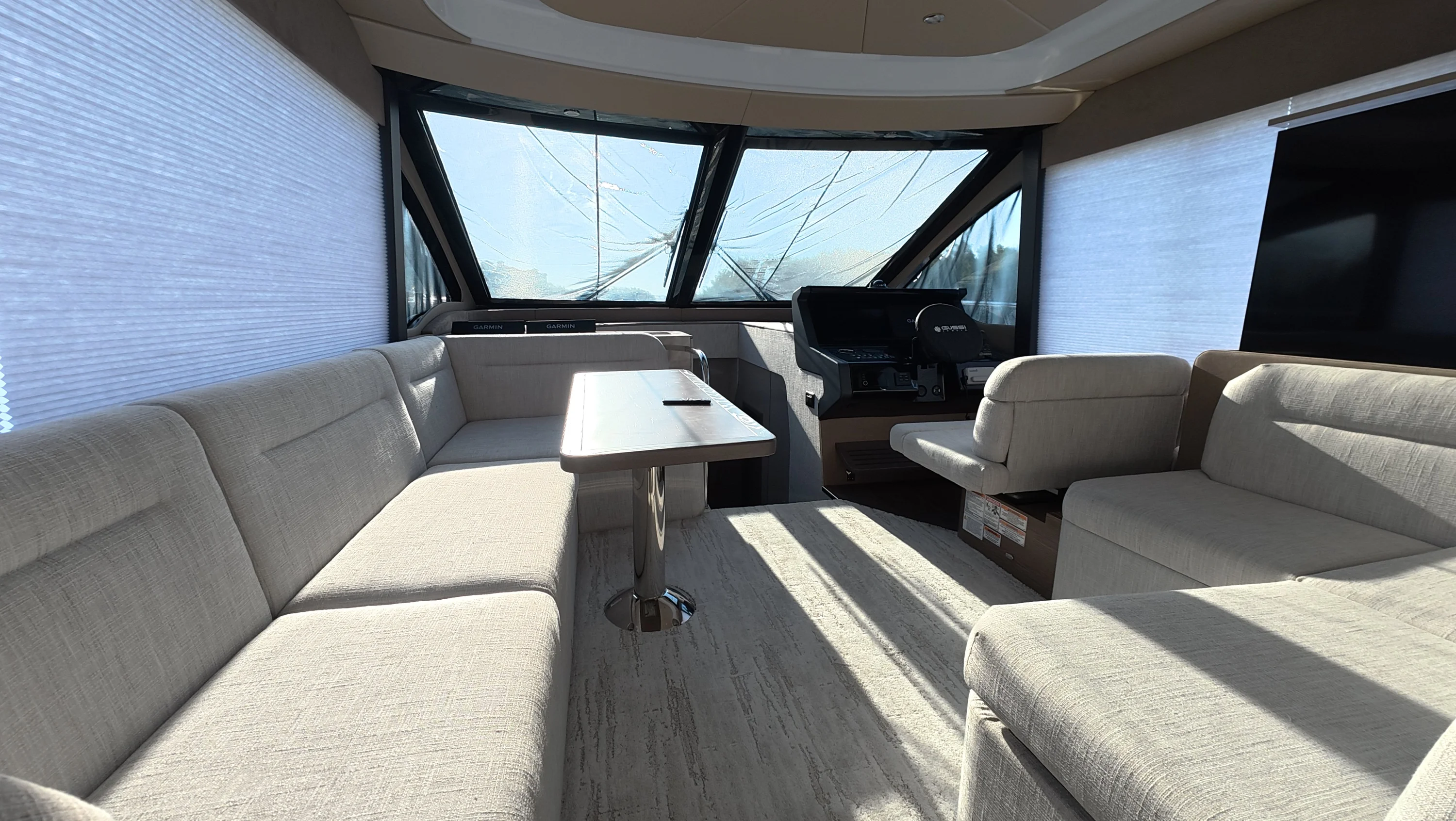 2026 Cruisers Yachts 50 FLY Image Thumbnail #19