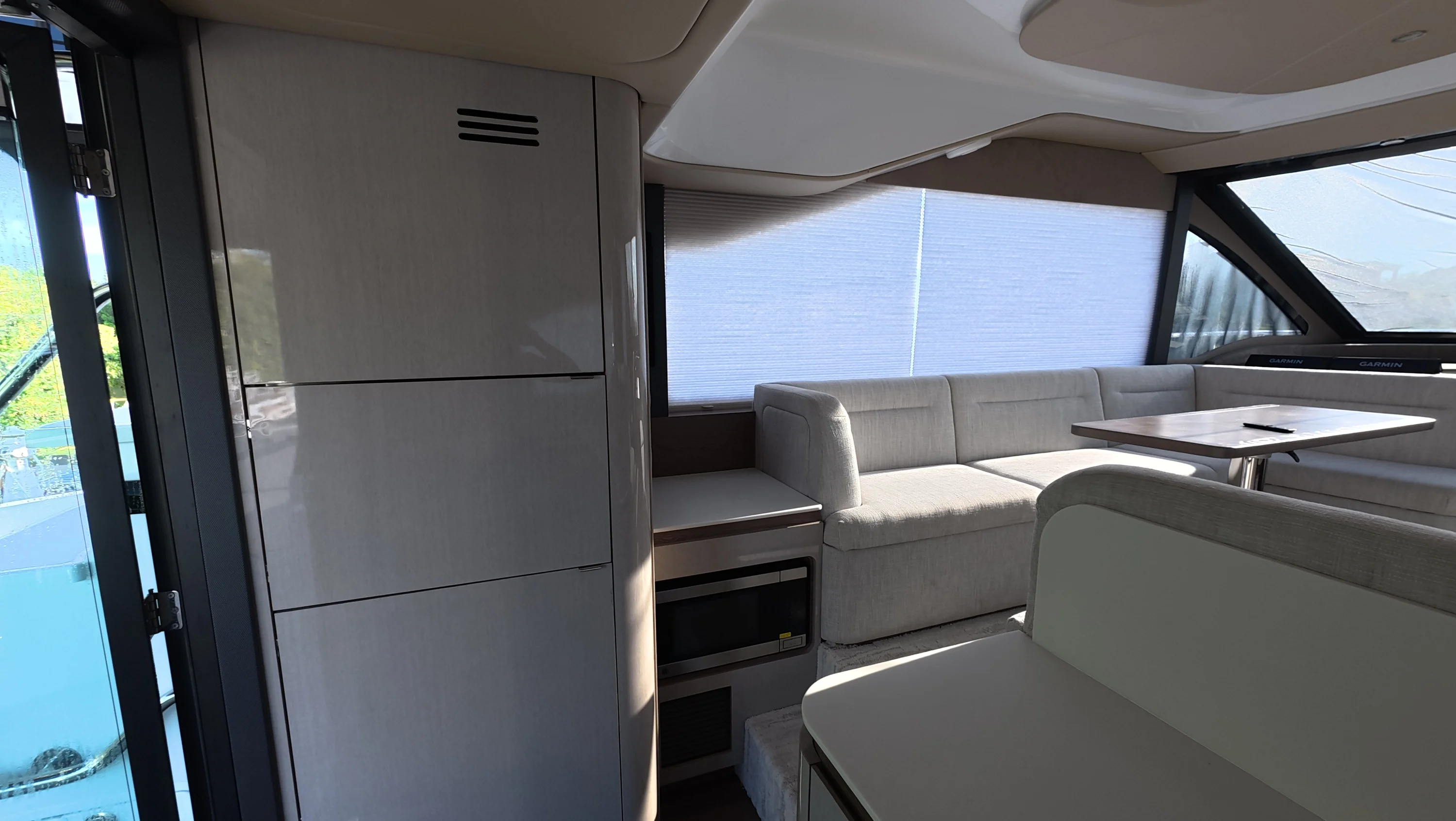 2026 Cruisers Yachts 50 FLY Image Thumbnail #14