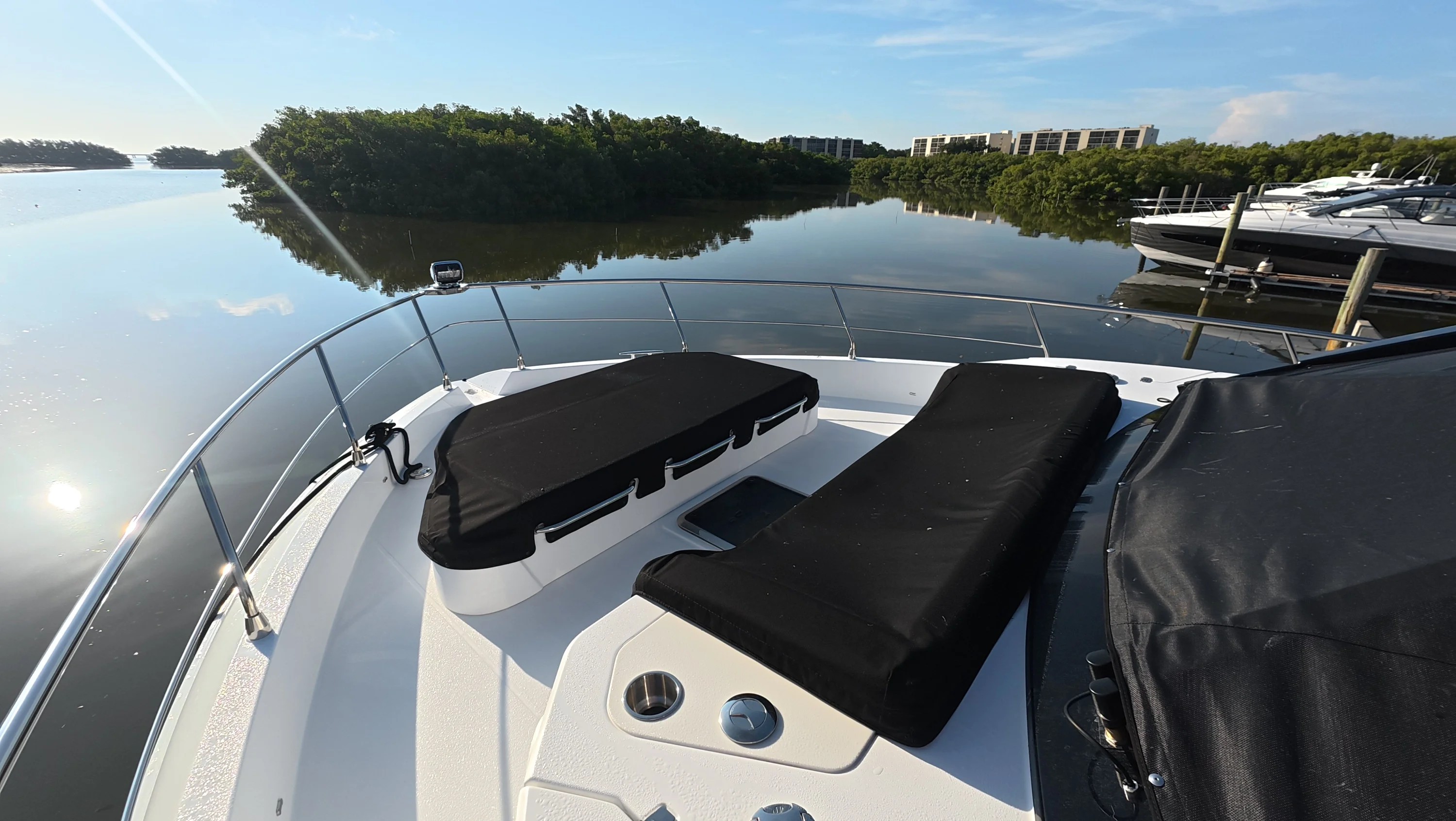 2026 Cruisers Yachts 50 FLY Image Thumbnail #39
