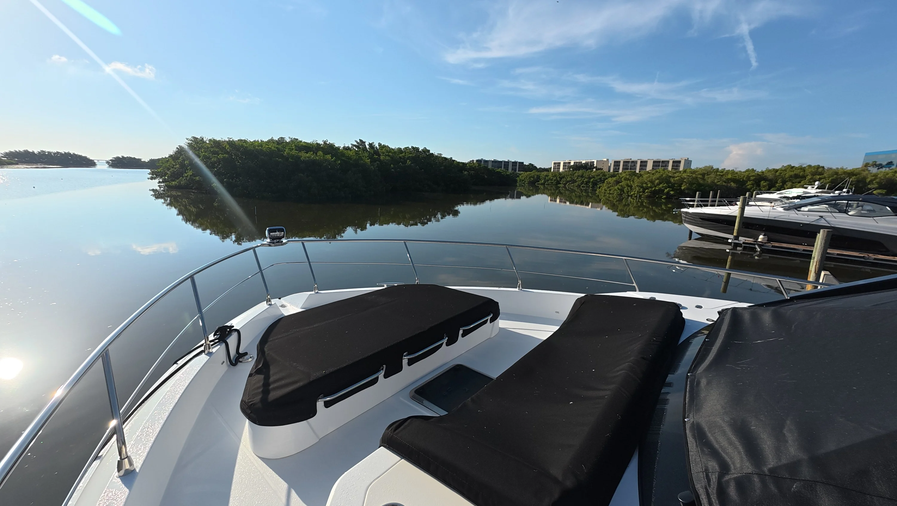 2026 Cruisers Yachts 50 FLY Image Thumbnail #40