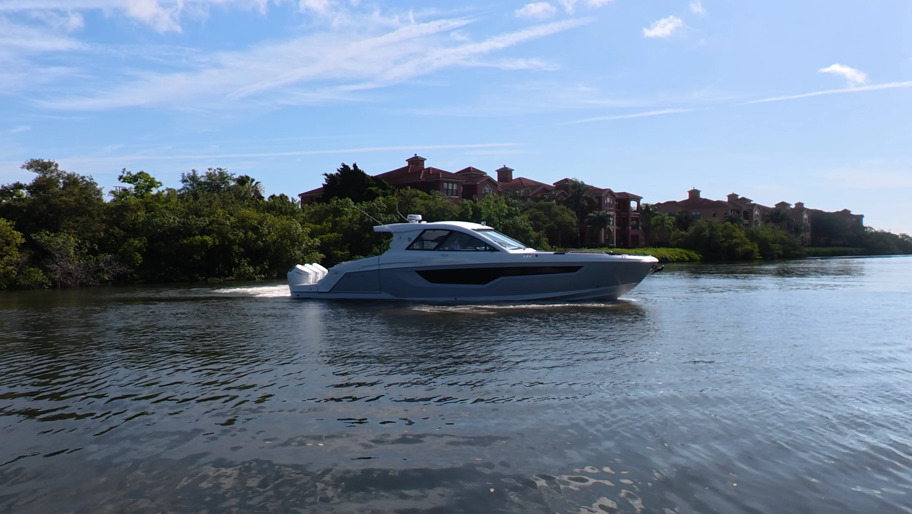 2026 Cruisers Yachts 50GLS OB Image Thumbnail #0