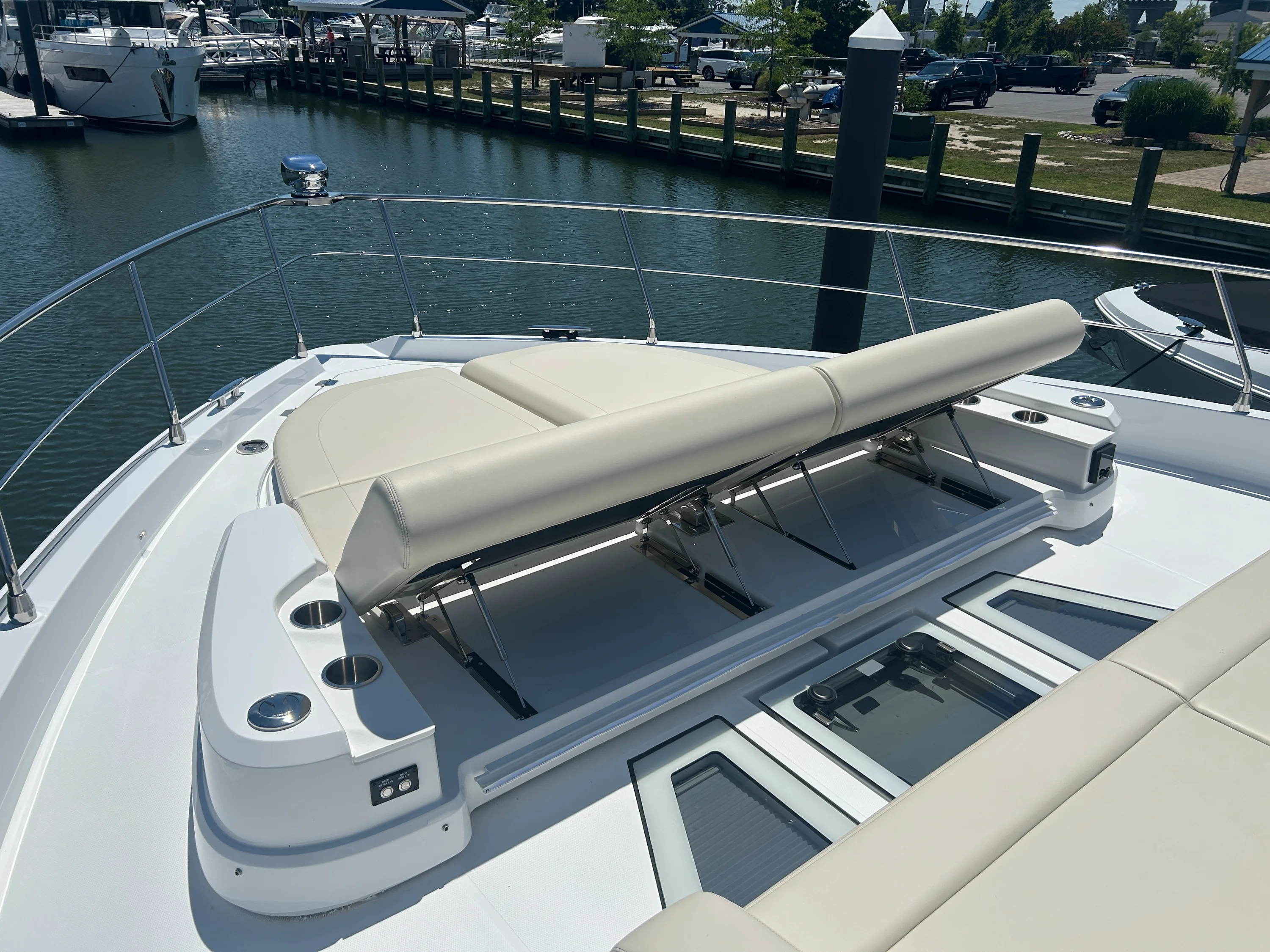 2026 Cruisers Yachts 57 FLY Image Thumbnail #22