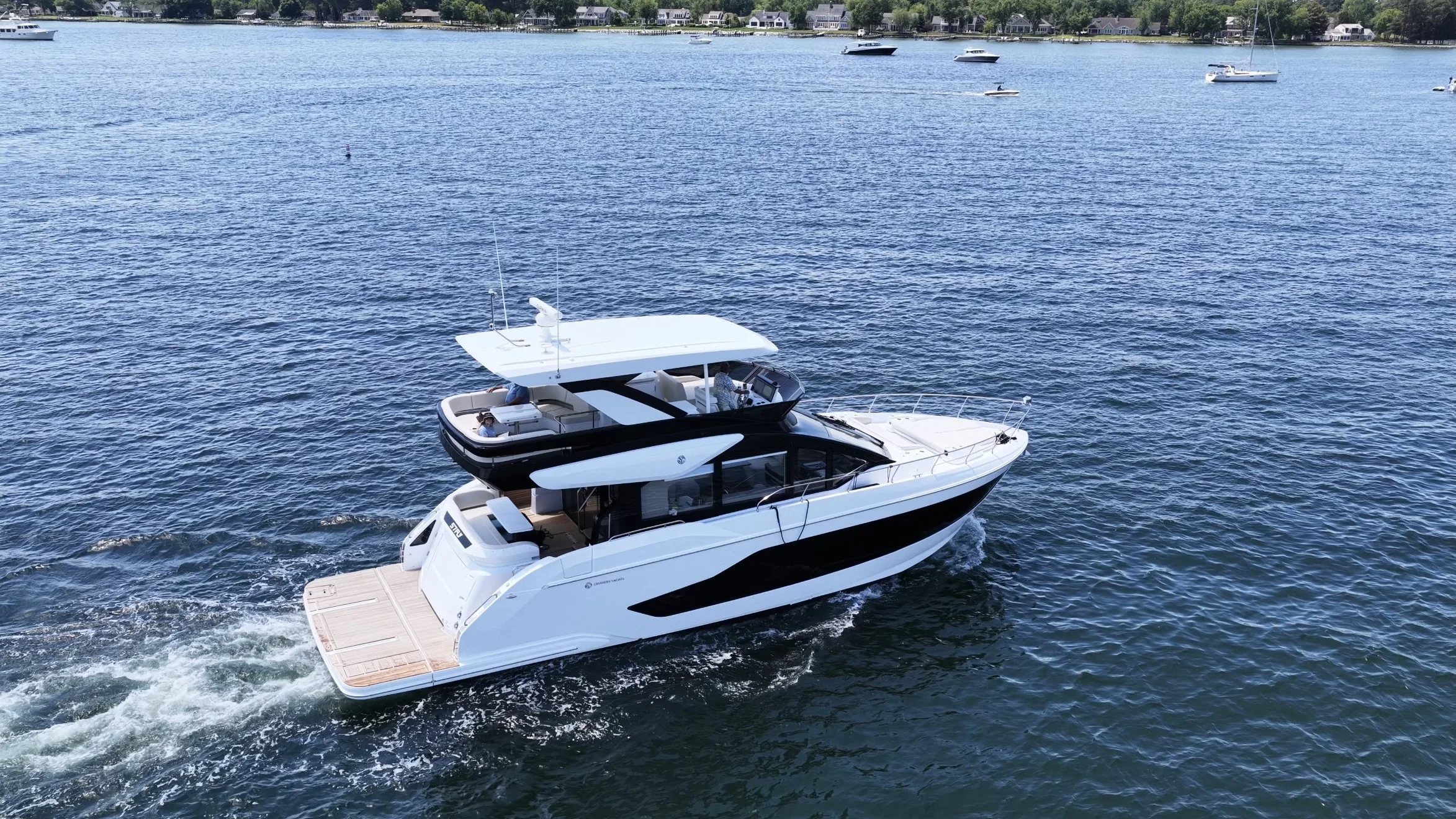 2026 Cruisers Yachts 57 FLY Image Thumbnail #4