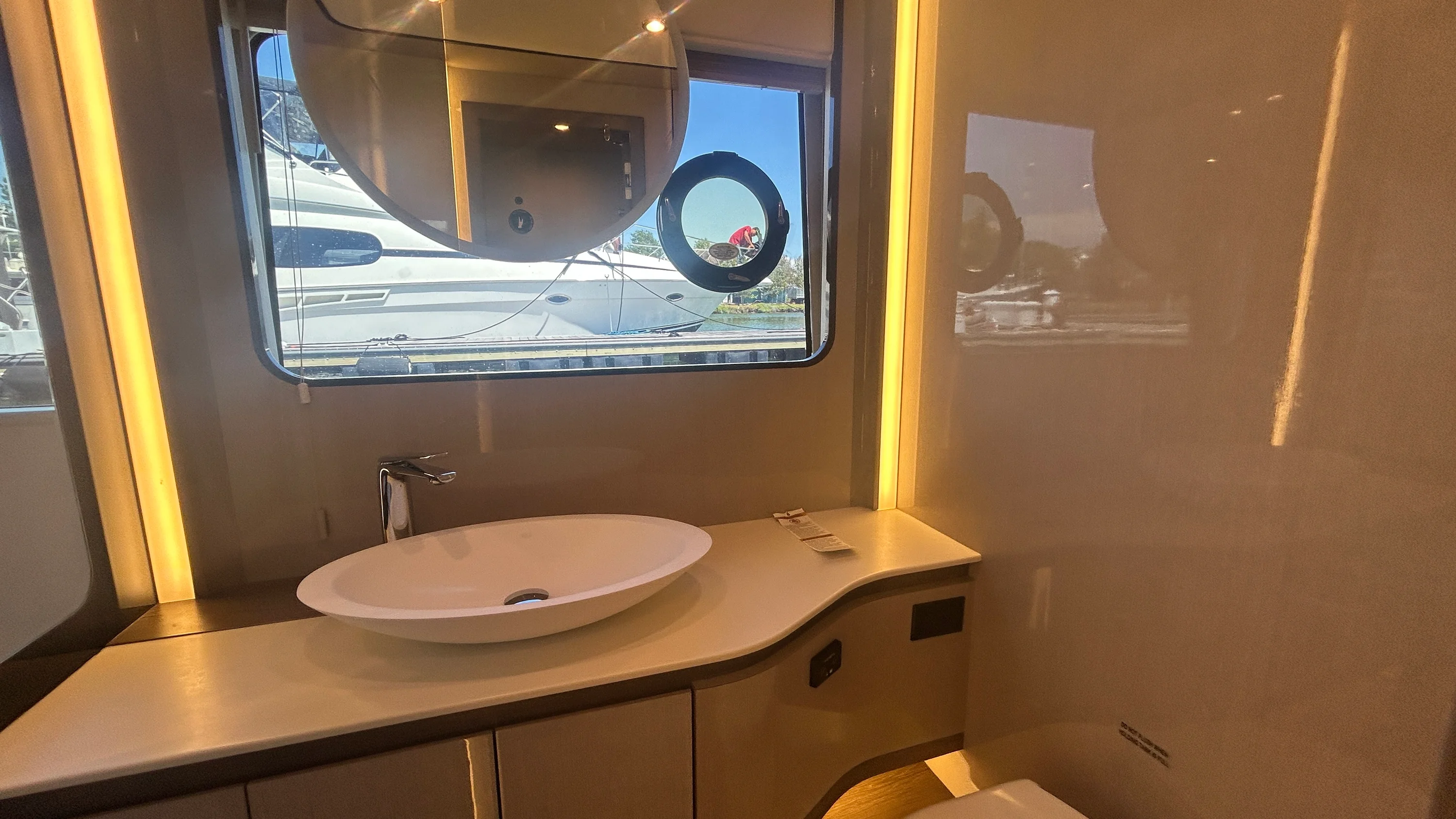 2026 Cruisers Yachts 57 FLY Image Thumbnail #59