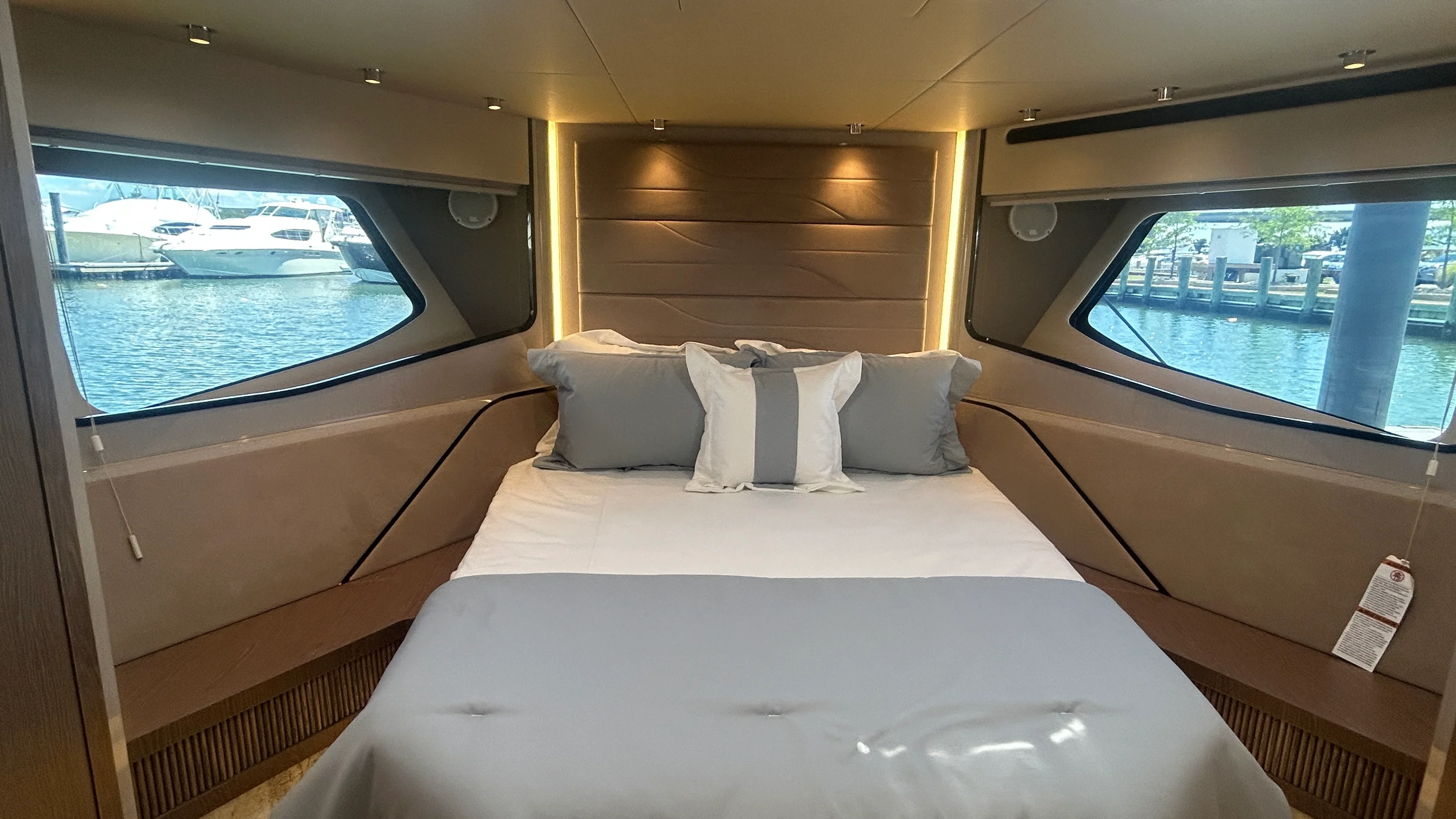 2026 Cruisers Yachts 57 FLY Image Thumbnail #44