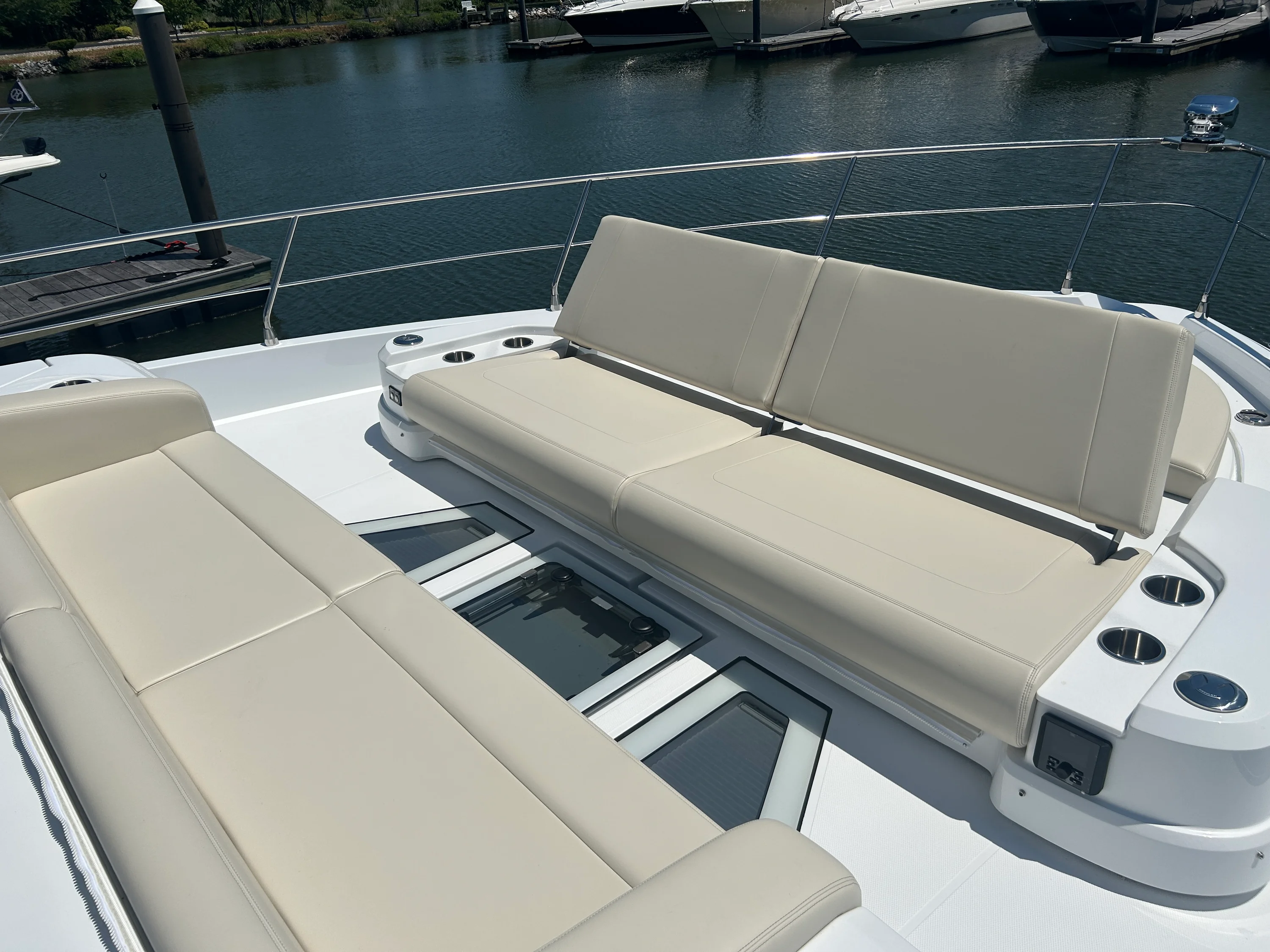 2026 Cruisers Yachts 57 FLY Image Thumbnail #23