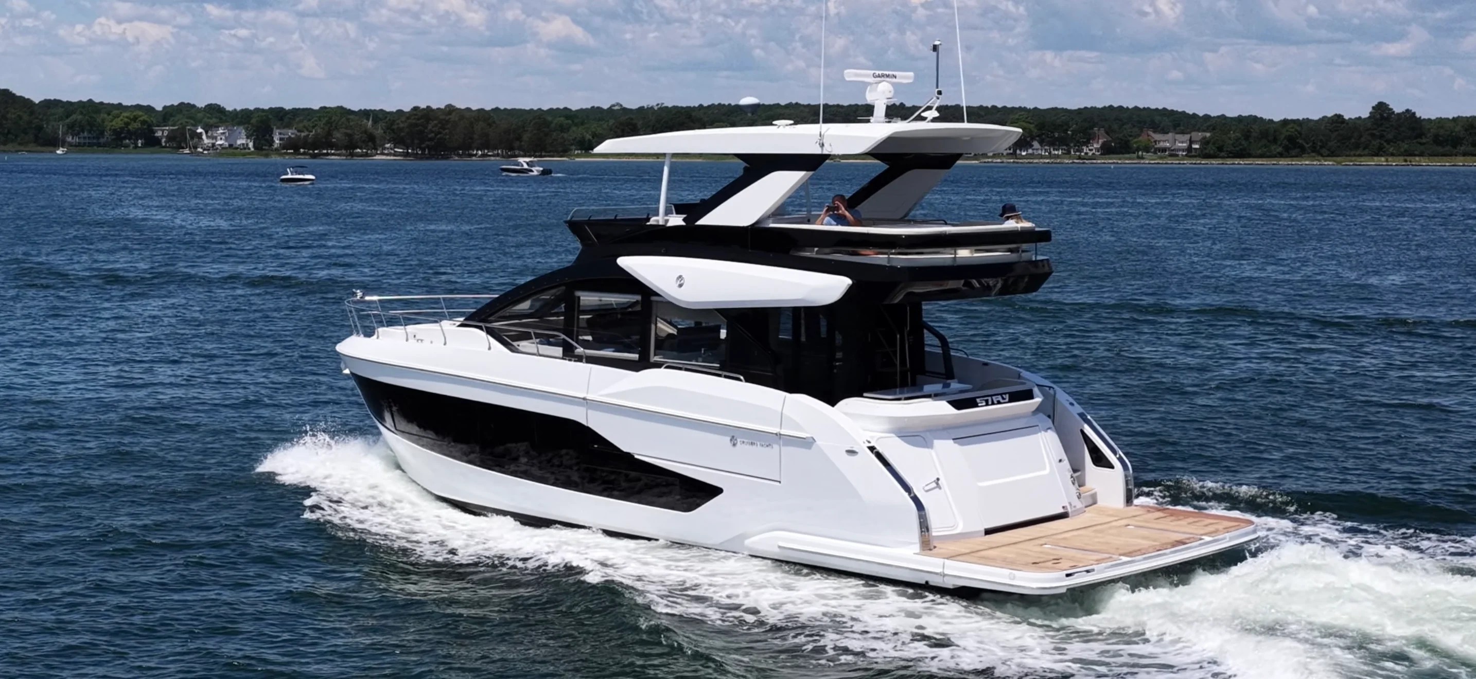 2026 Cruisers Yachts 57 FLY Image Thumbnail #1