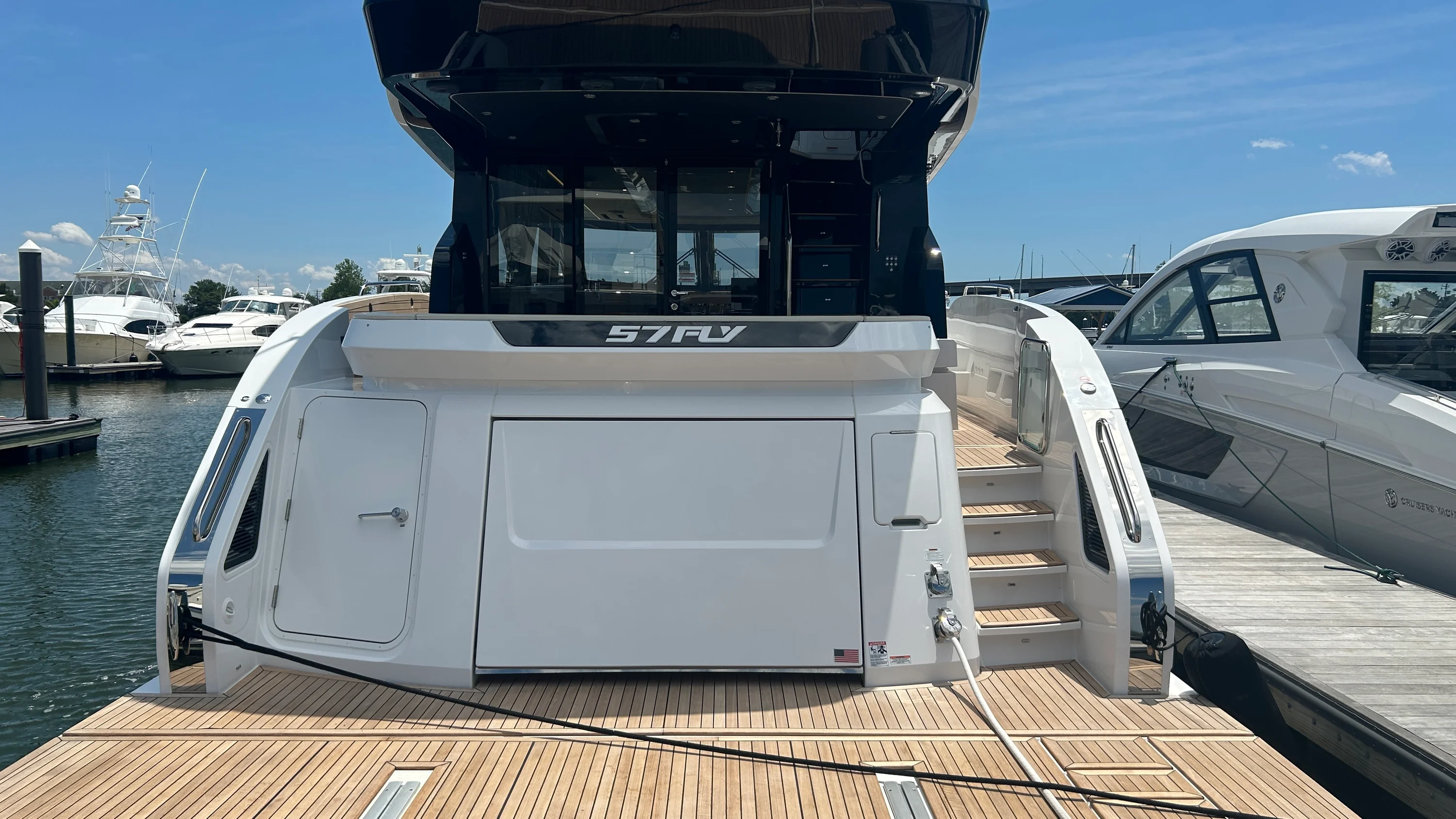 2026 Cruisers Yachts 57 FLY Image Thumbnail #8