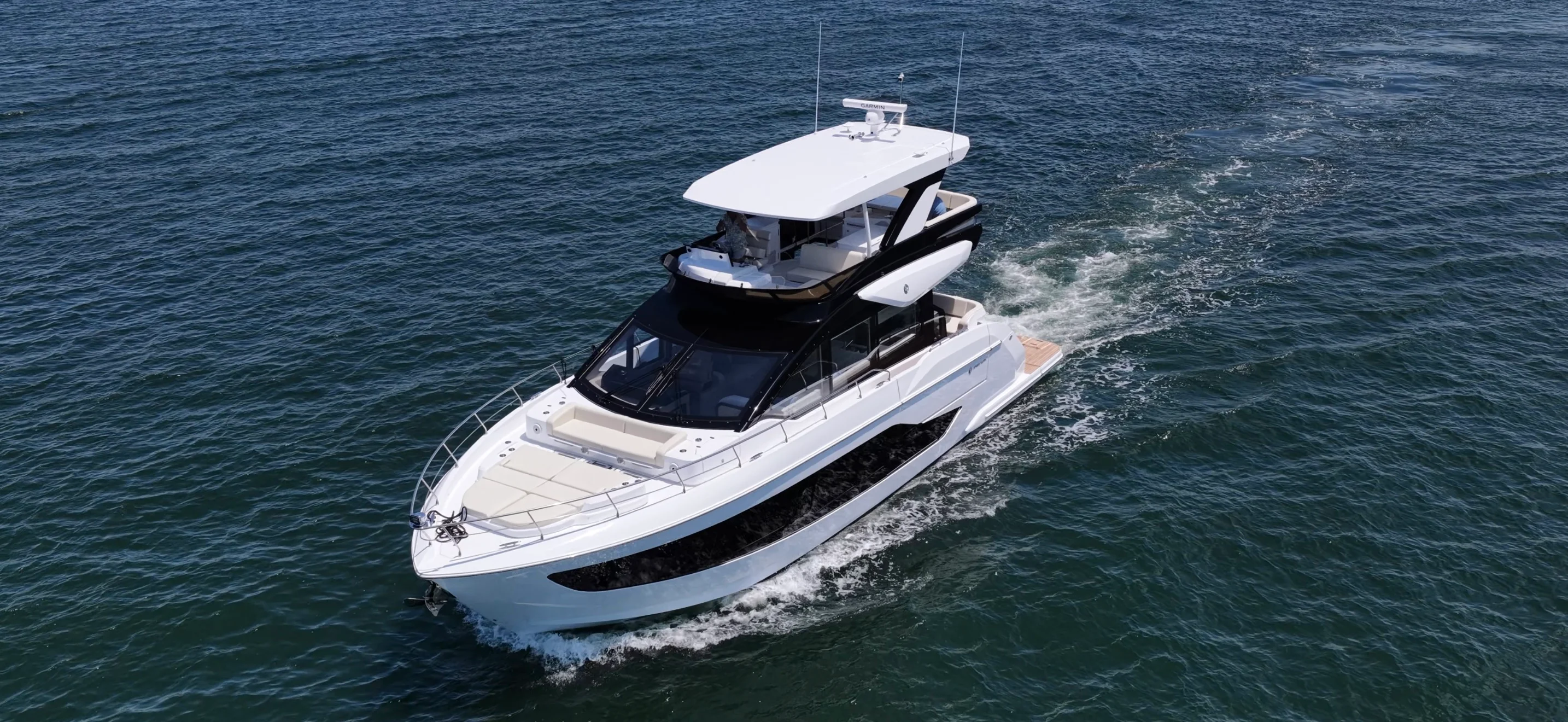 2026 Cruisers Yachts 57 FLY Image Thumbnail #7