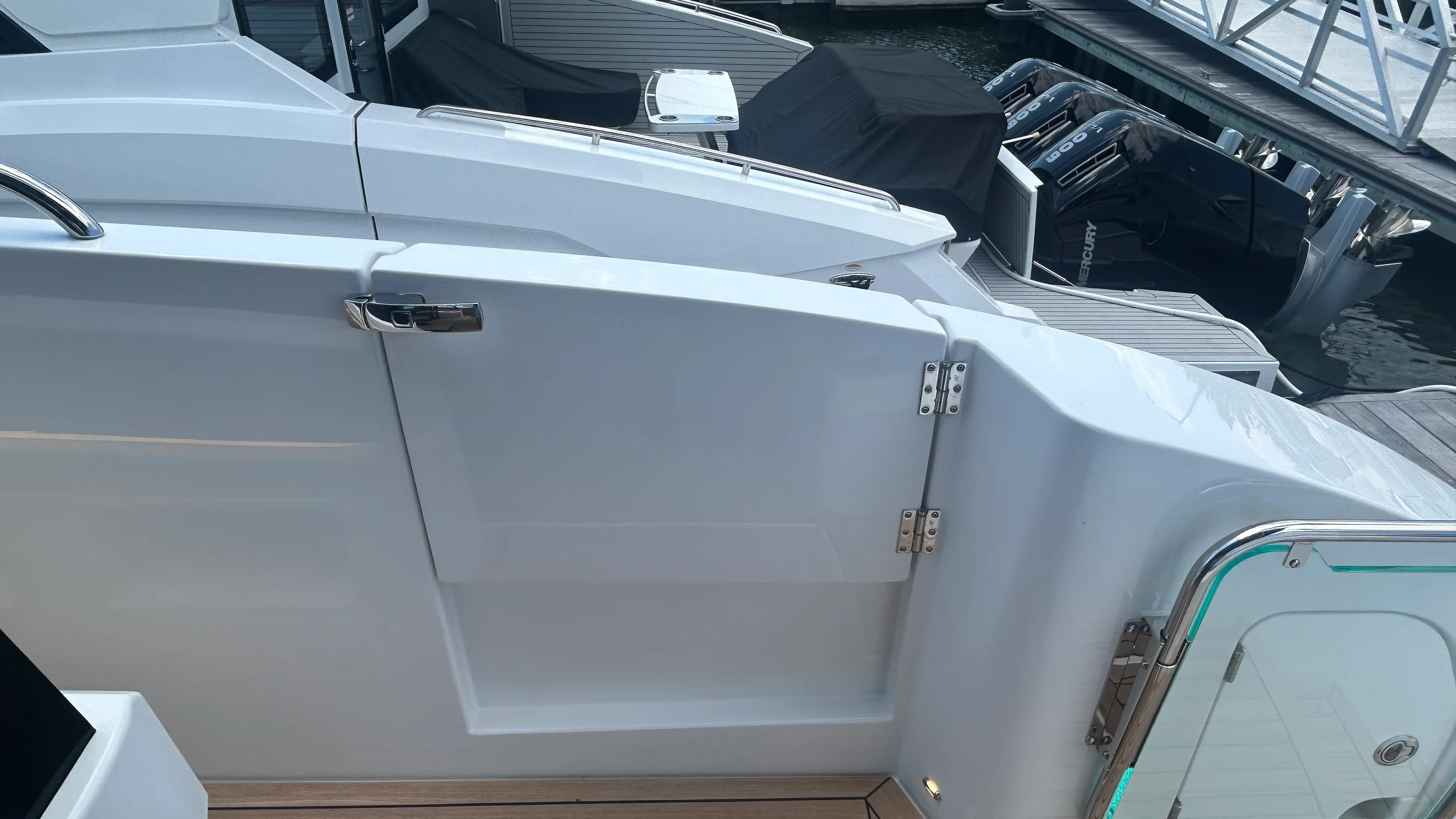 2026 Cruisers Yachts 57 FLY Image Thumbnail #18