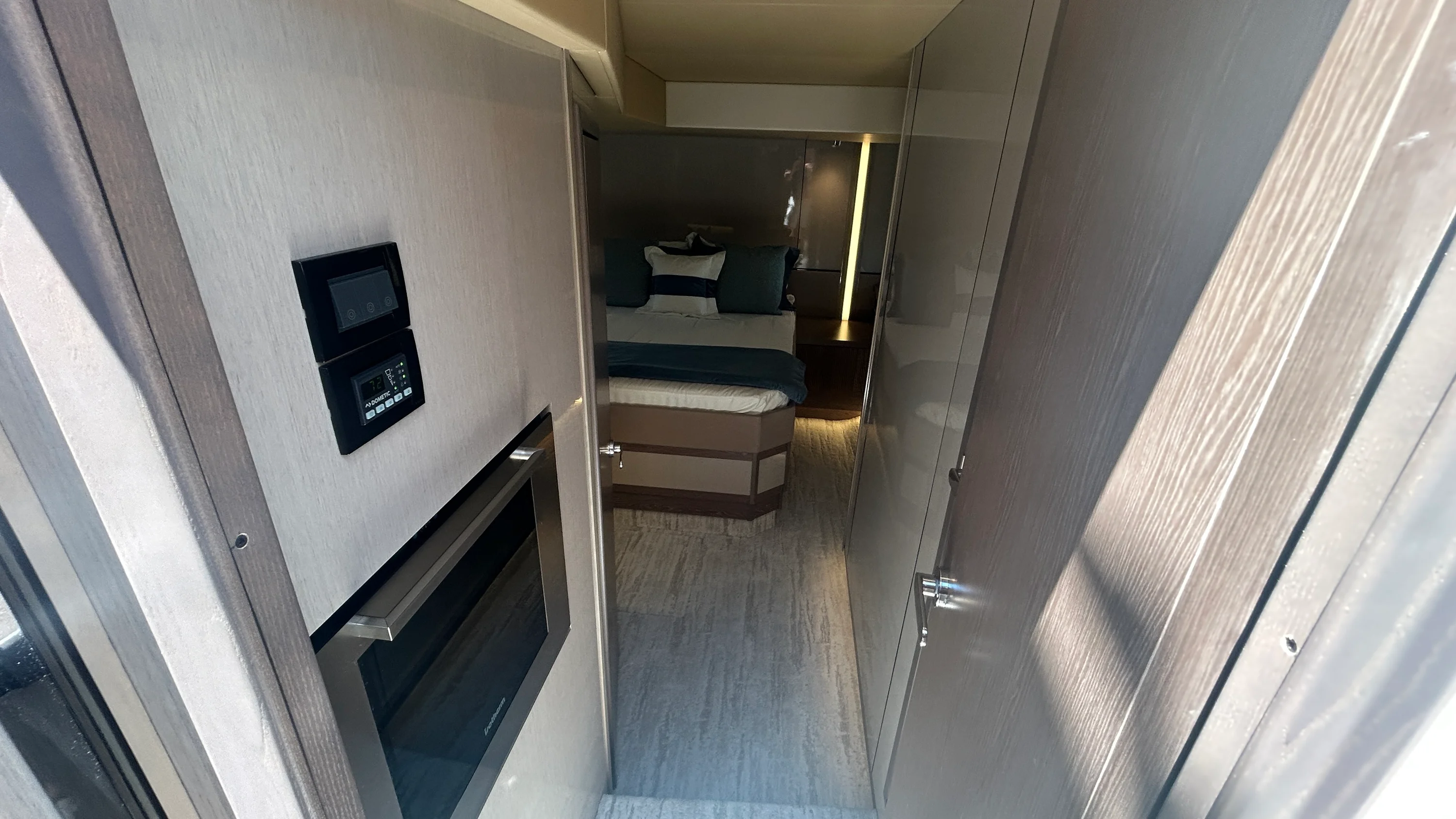 2026 Cruisers Yachts 57 FLY Image Thumbnail #52