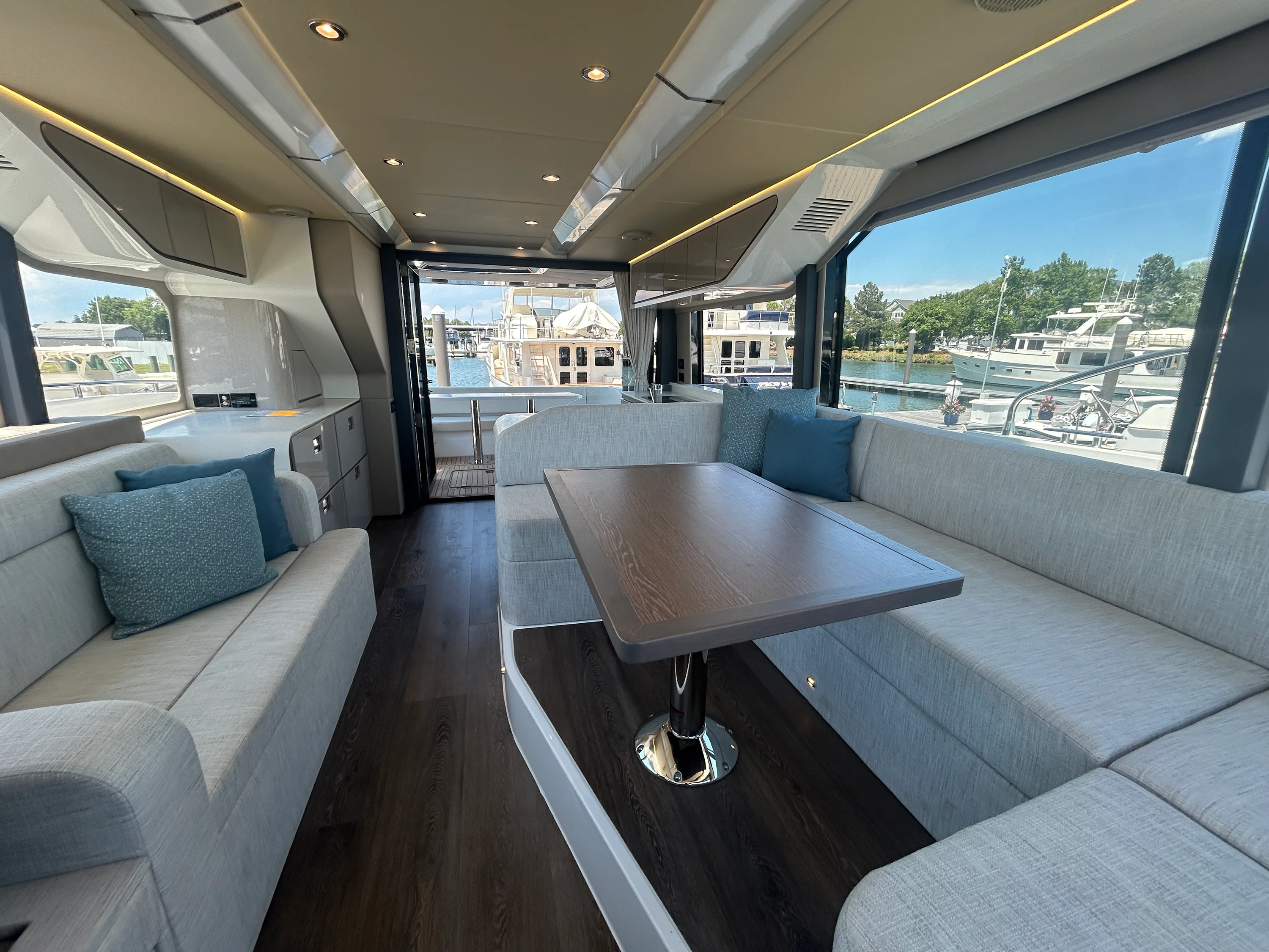 2026 Cruisers Yachts 57 FLY Image Thumbnail #37