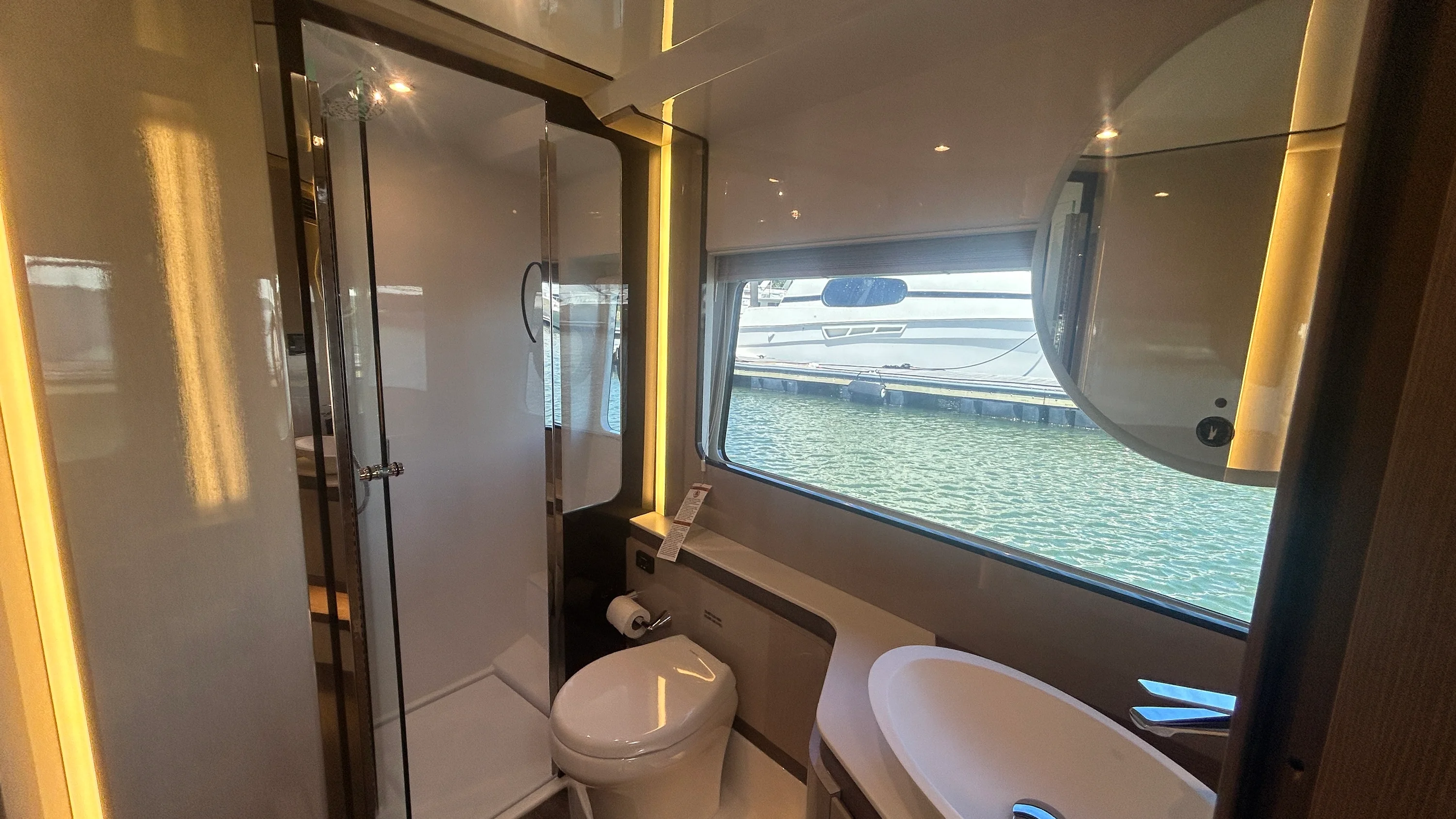 2026 Cruisers Yachts 57 FLY Image Thumbnail #49
