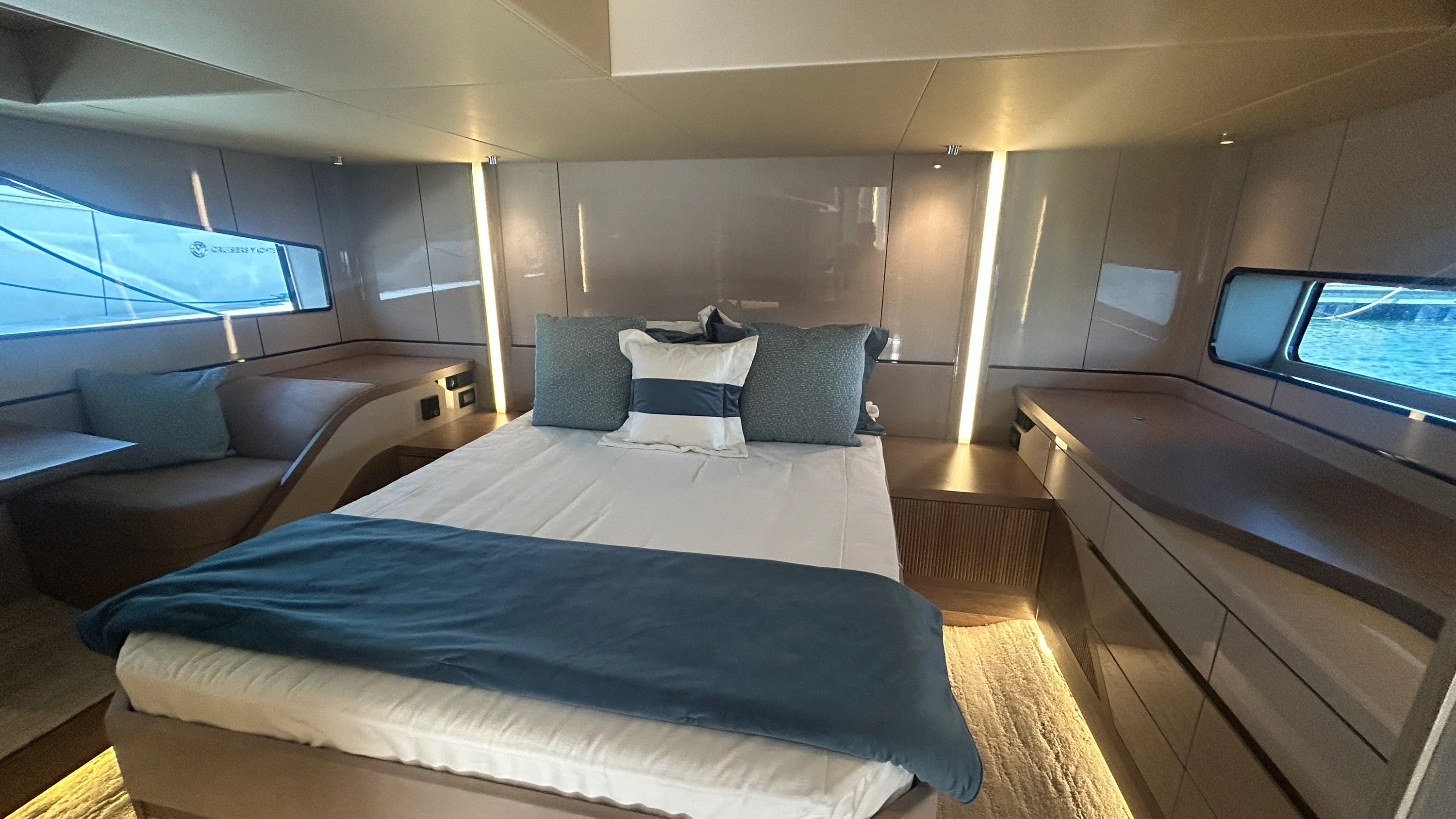 2026 Cruisers Yachts 57 FLY Image Thumbnail #54