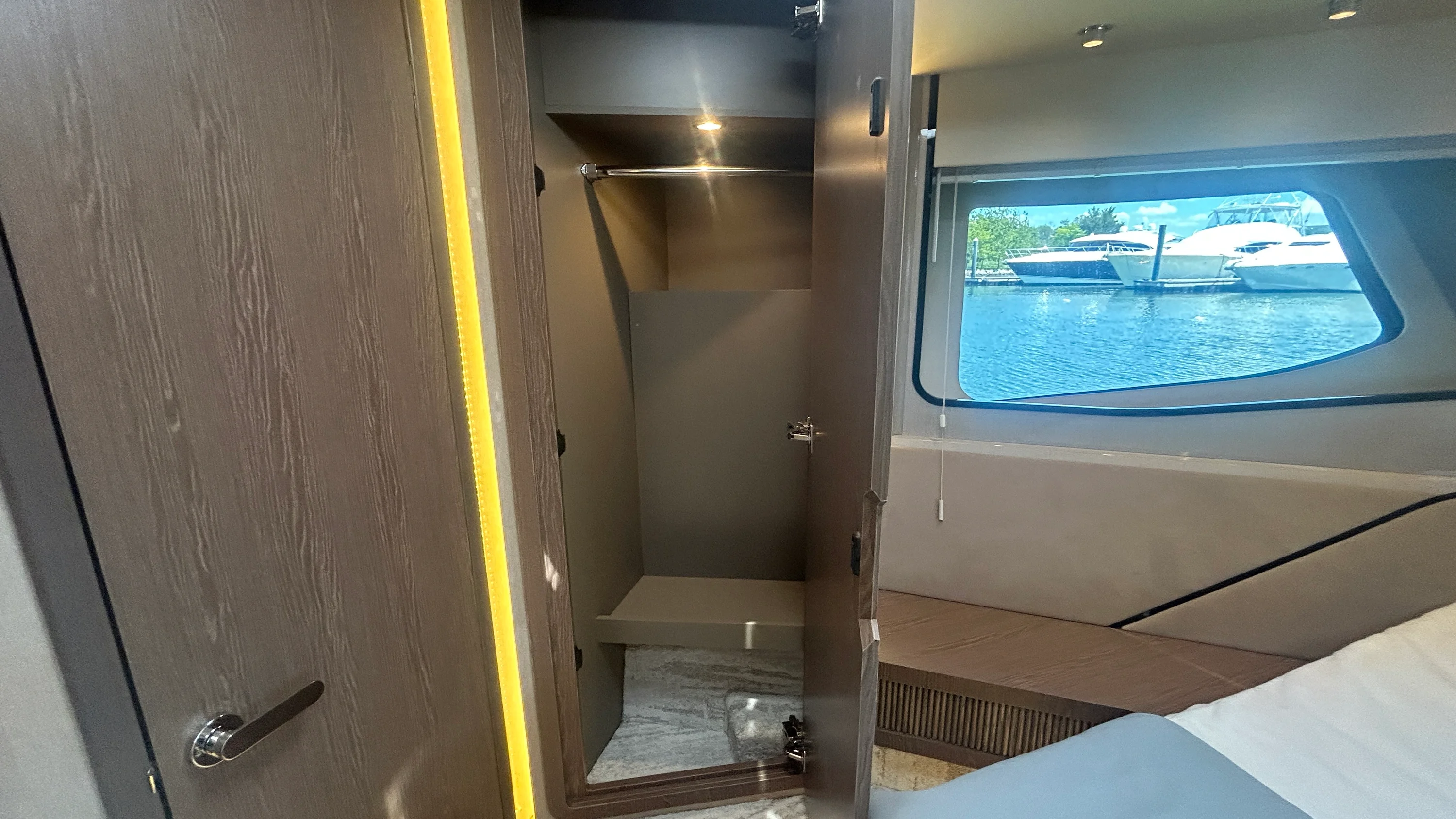 2026 Cruisers Yachts 57 FLY Image Thumbnail #47