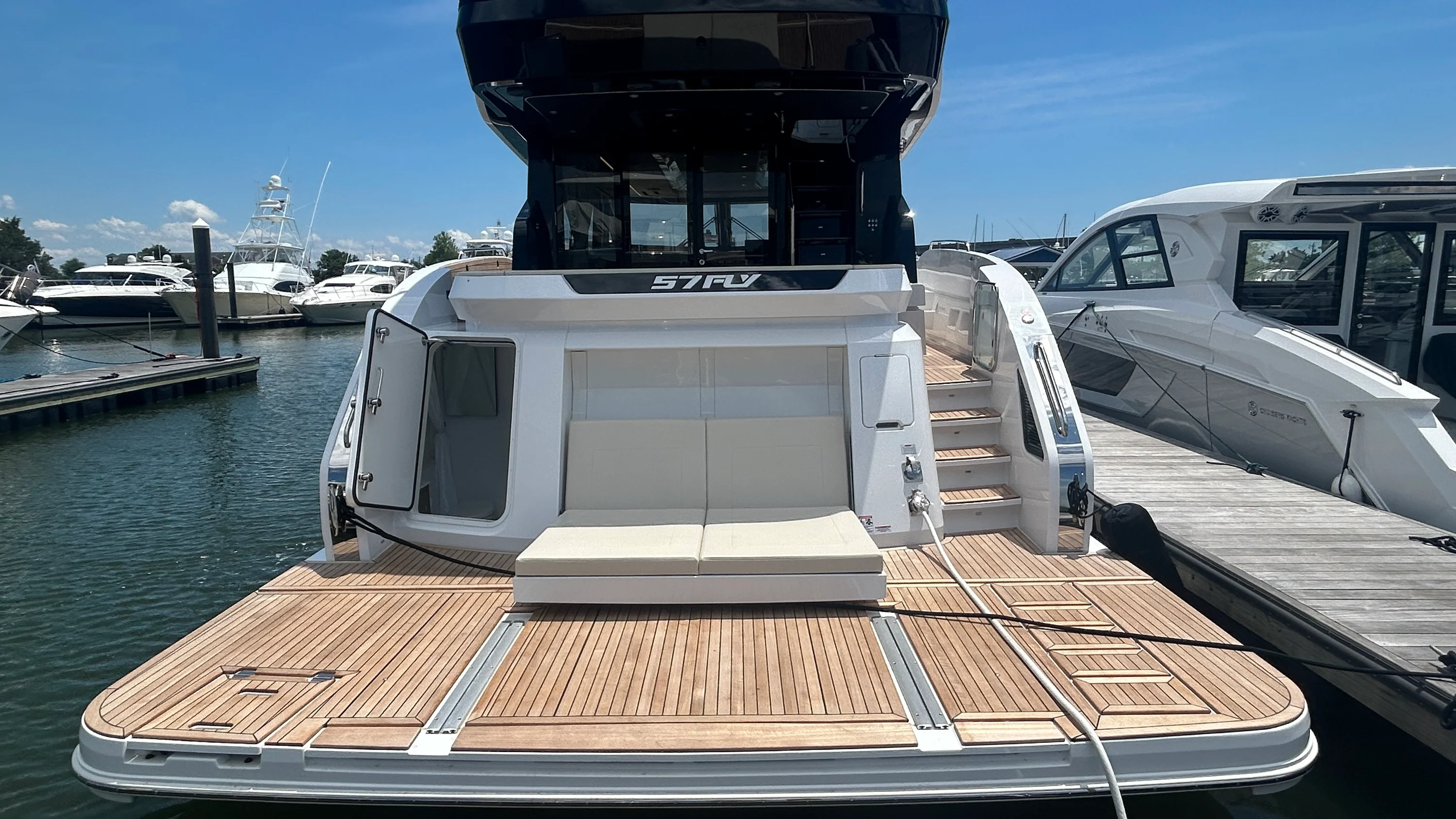 2026 Cruisers Yachts 57 FLY Image Thumbnail #9
