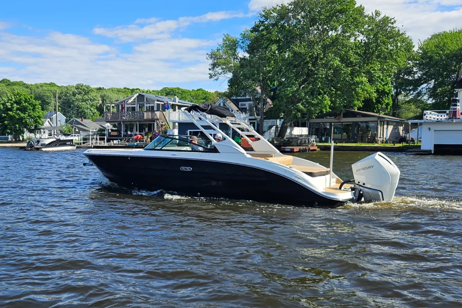 2026 Sea Ray SDX 270 Outboard Image Thumbnail #2