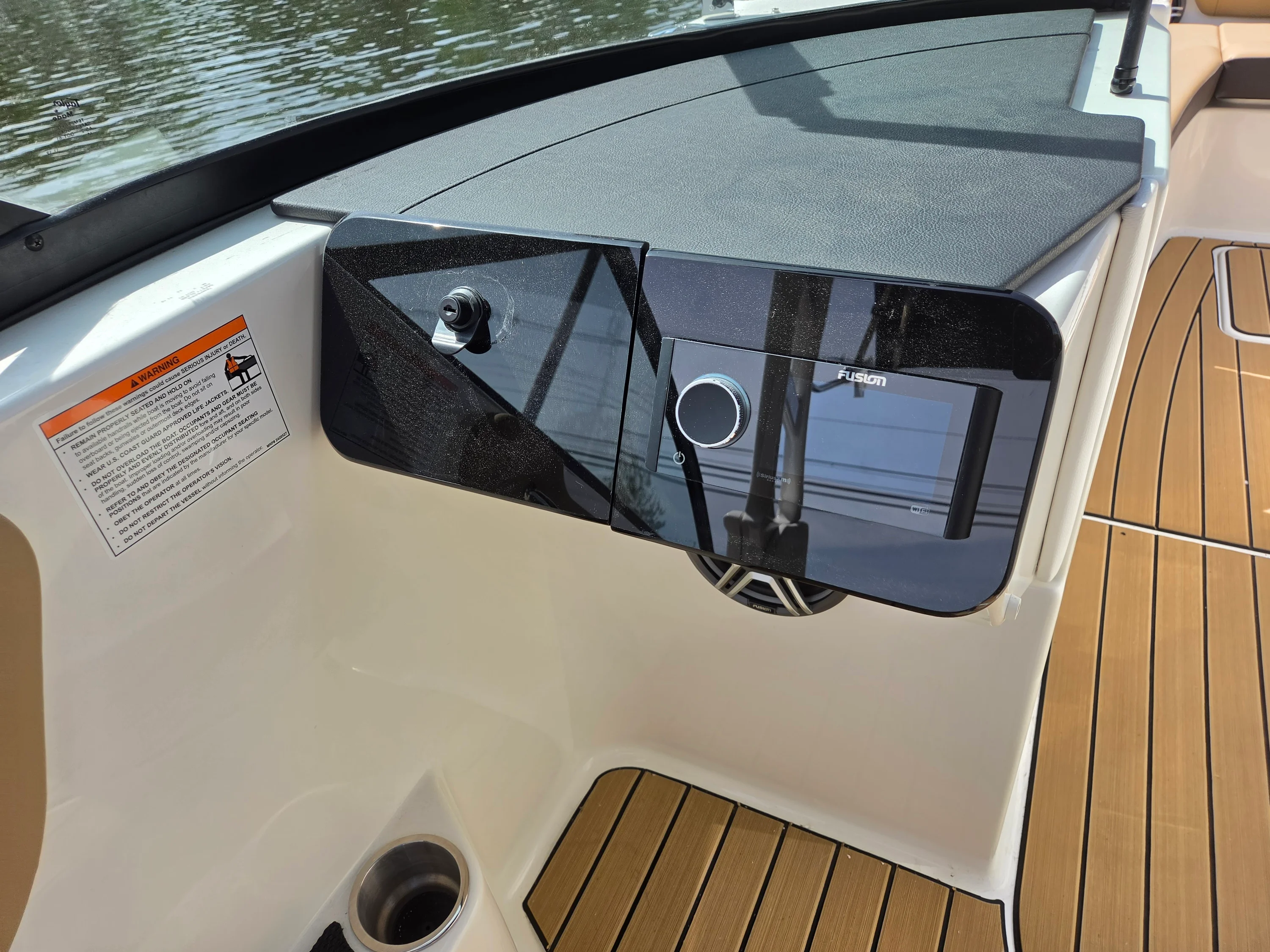 2026 Sea Ray SDX 270 Outboard Image Thumbnail #26