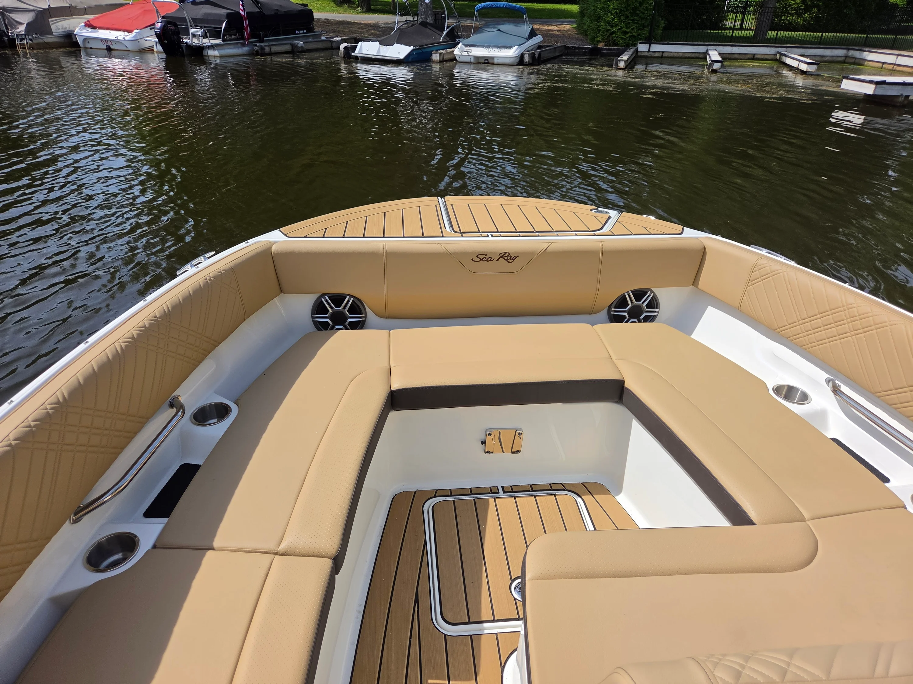2026 Sea Ray SDX 270 Outboard Image Thumbnail #32