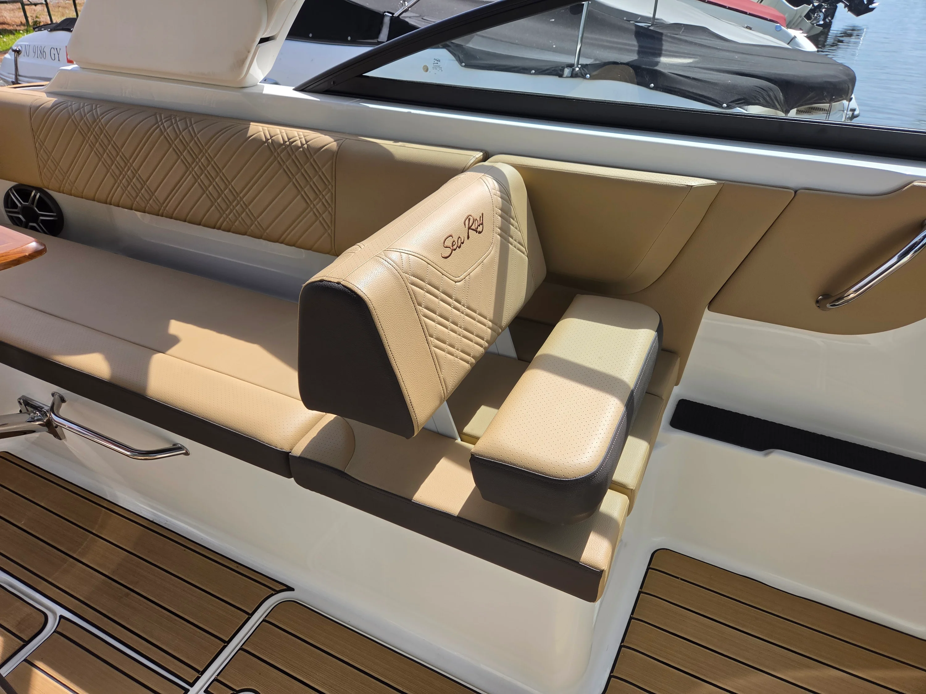 2026 Sea Ray SDX 270 Outboard Image Thumbnail #14