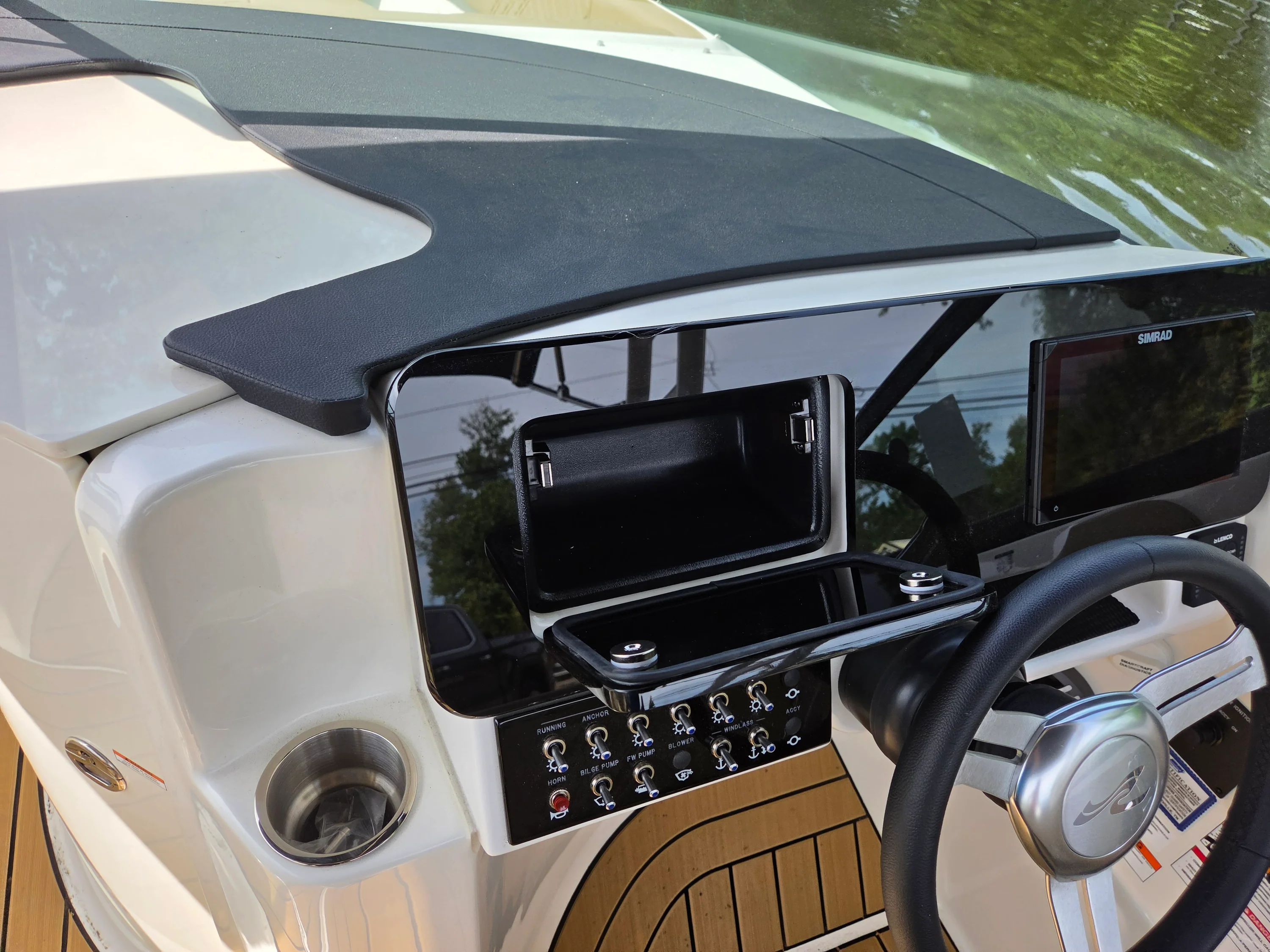 2026 Sea Ray SDX 270 Outboard Image Thumbnail #21