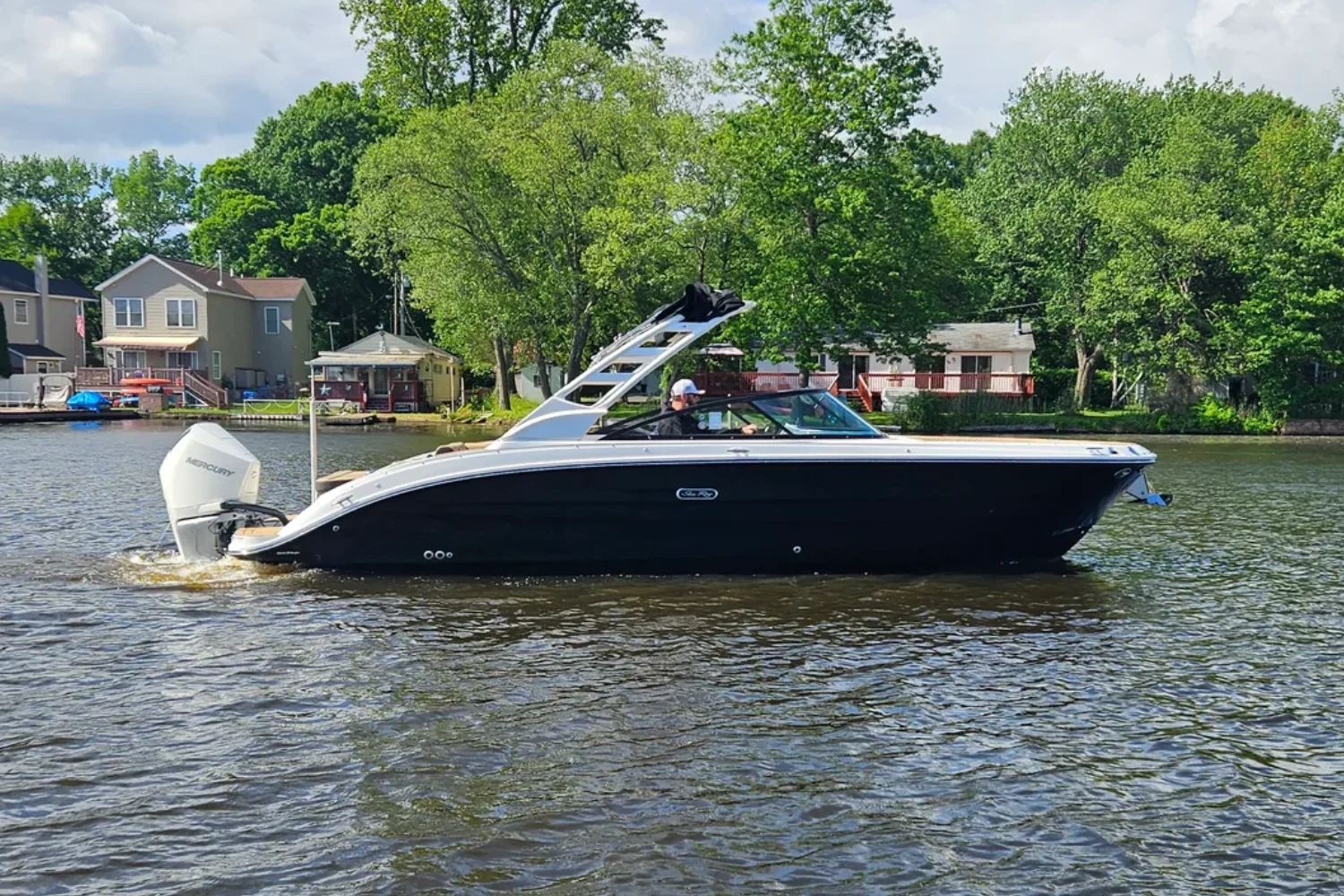 2026 Sea Ray SDX 270 Outboard Image Thumbnail #4