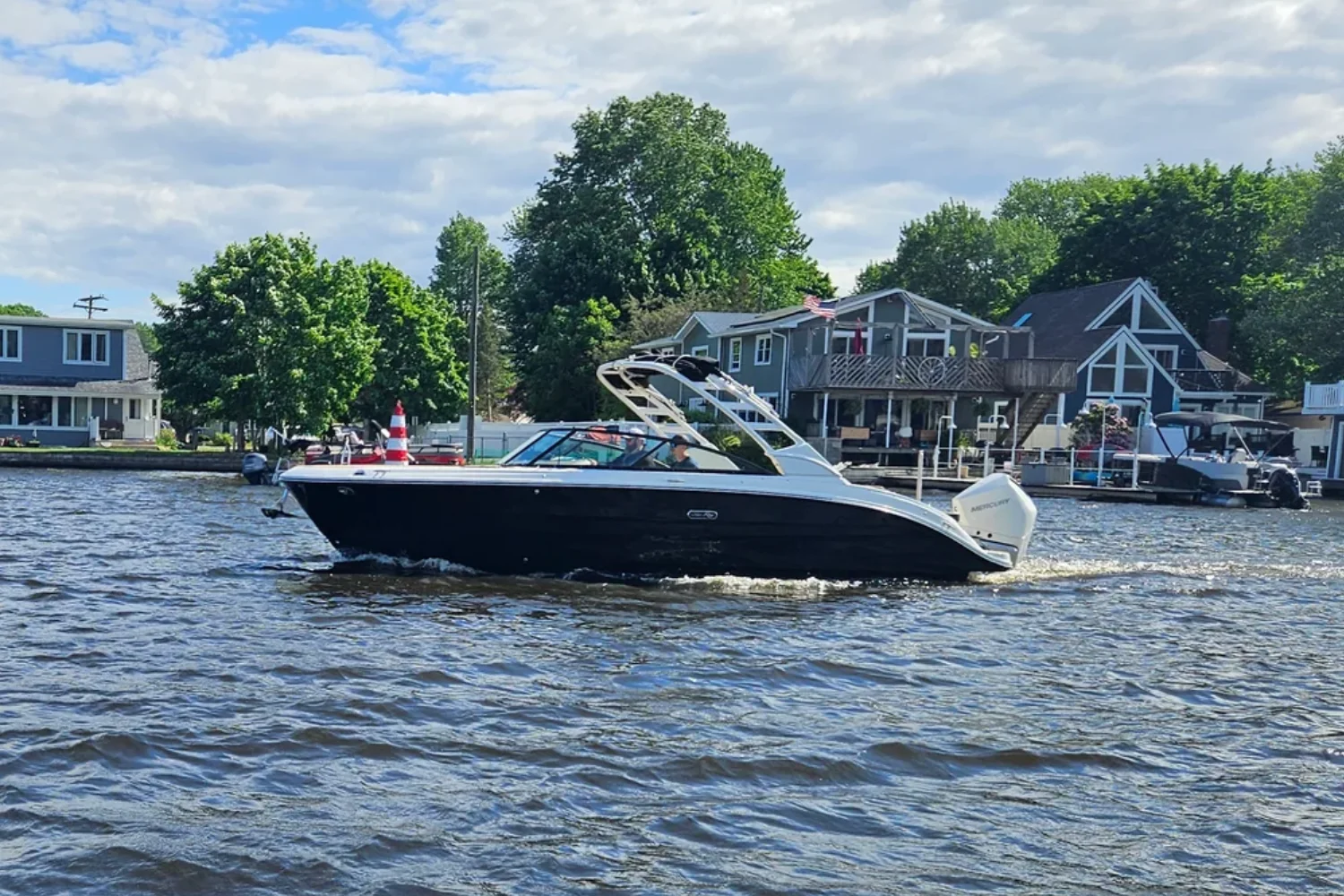 2026 Sea Ray SDX 270 Outboard Image Thumbnail #1