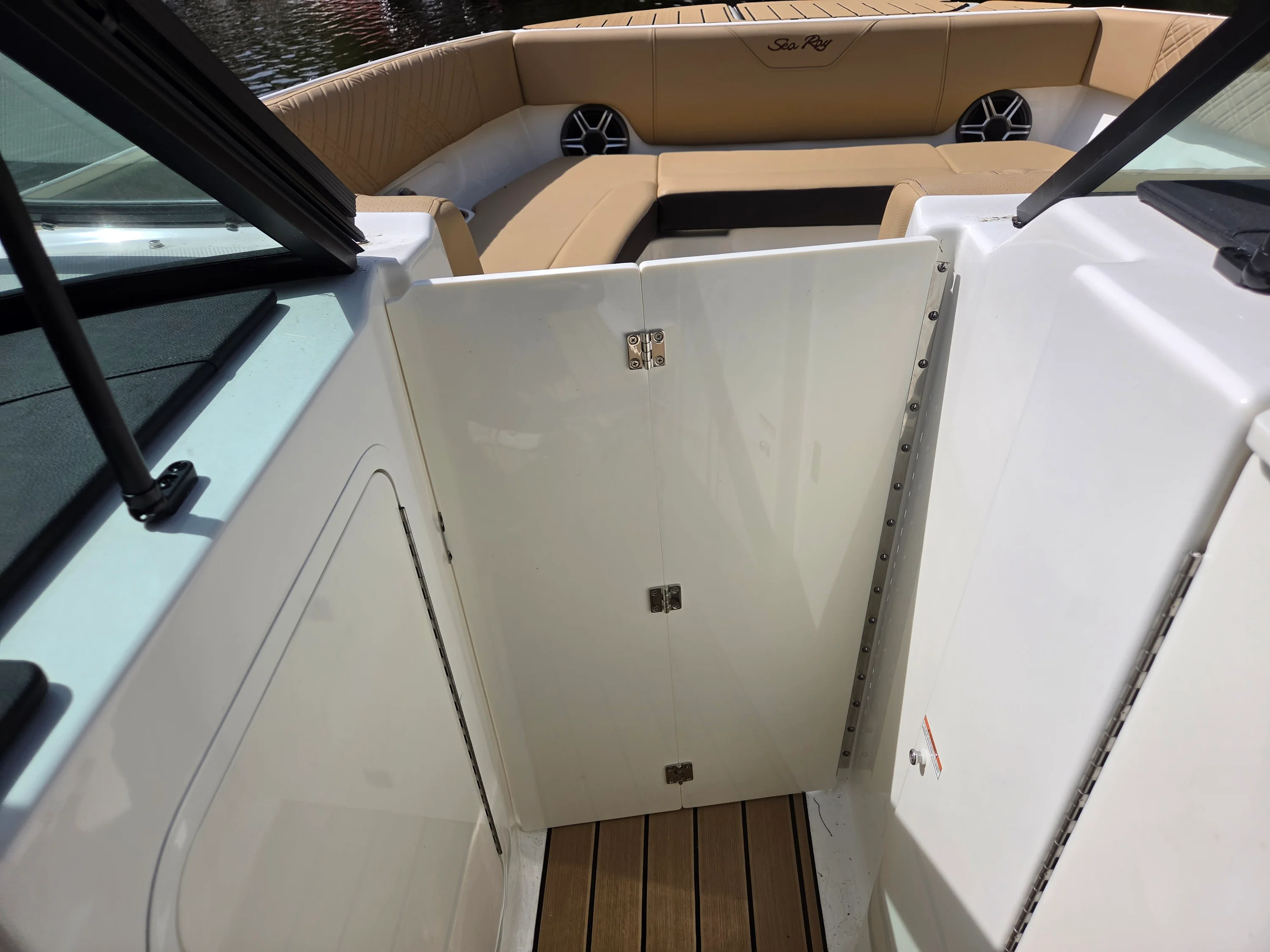 2026 Sea Ray SDX 270 Outboard Image Thumbnail #30