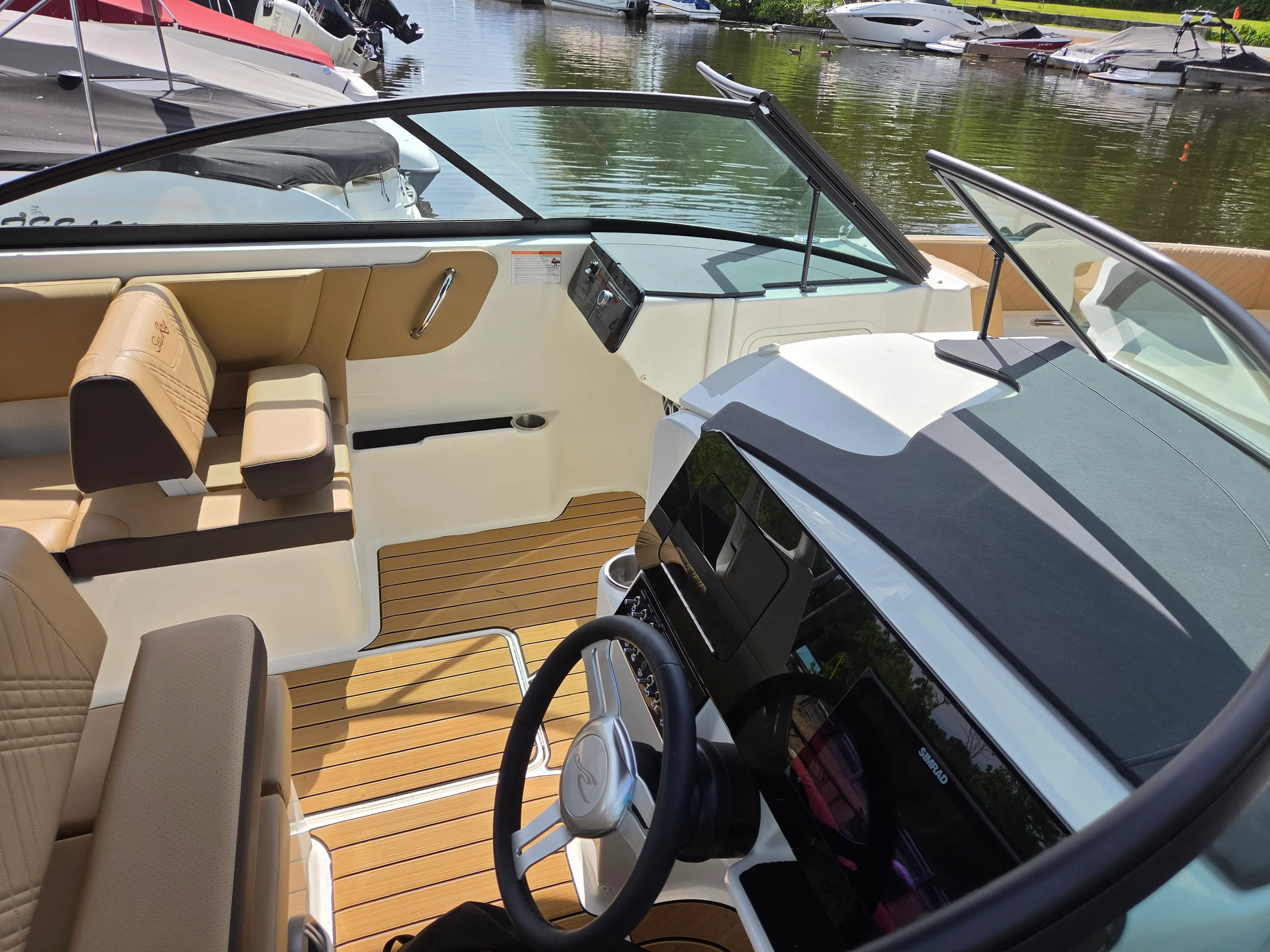 2026 Sea Ray SDX 270 Outboard Image Thumbnail #11