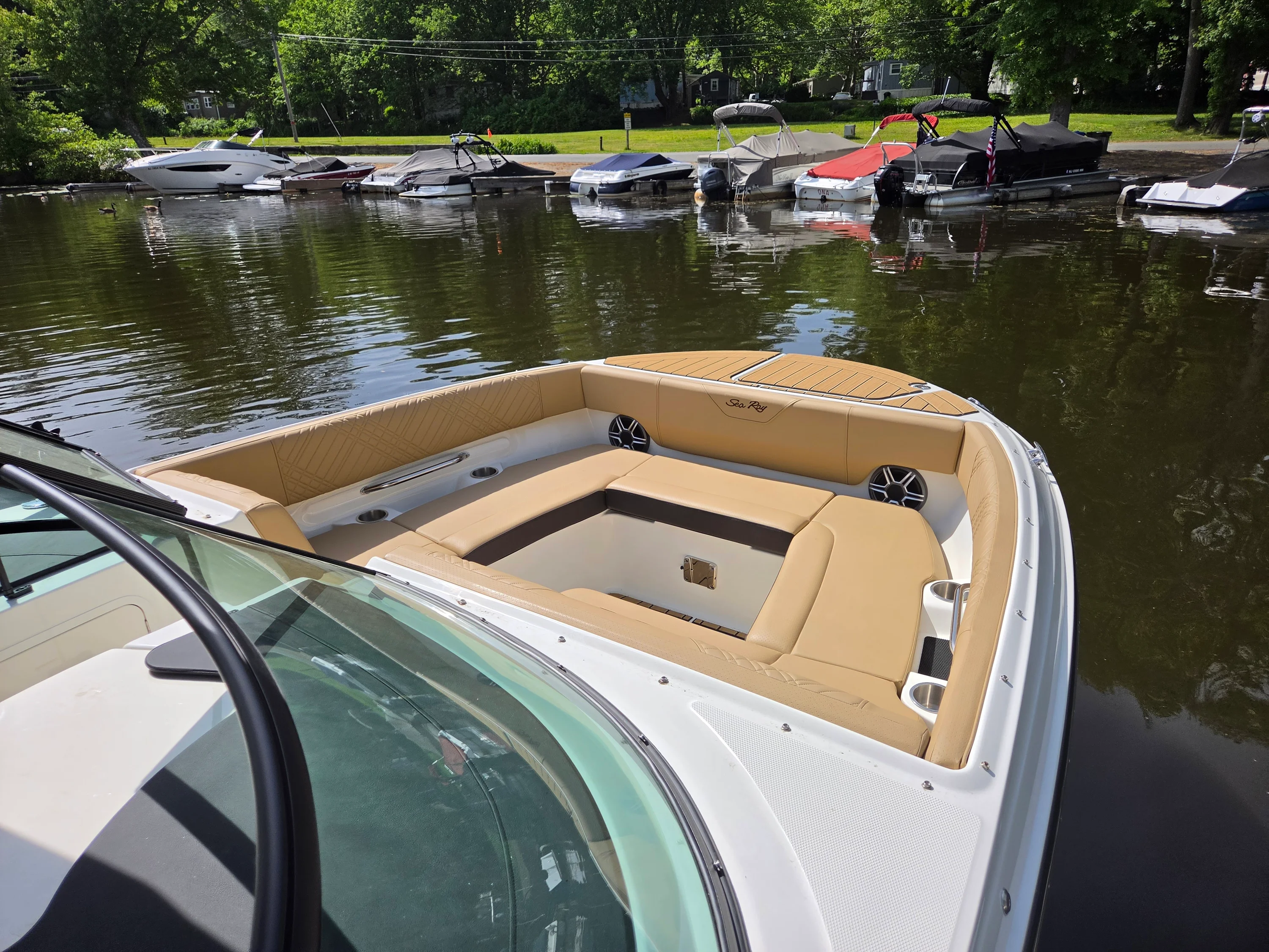 2026 Sea Ray SDX 270 Outboard Image Thumbnail #31