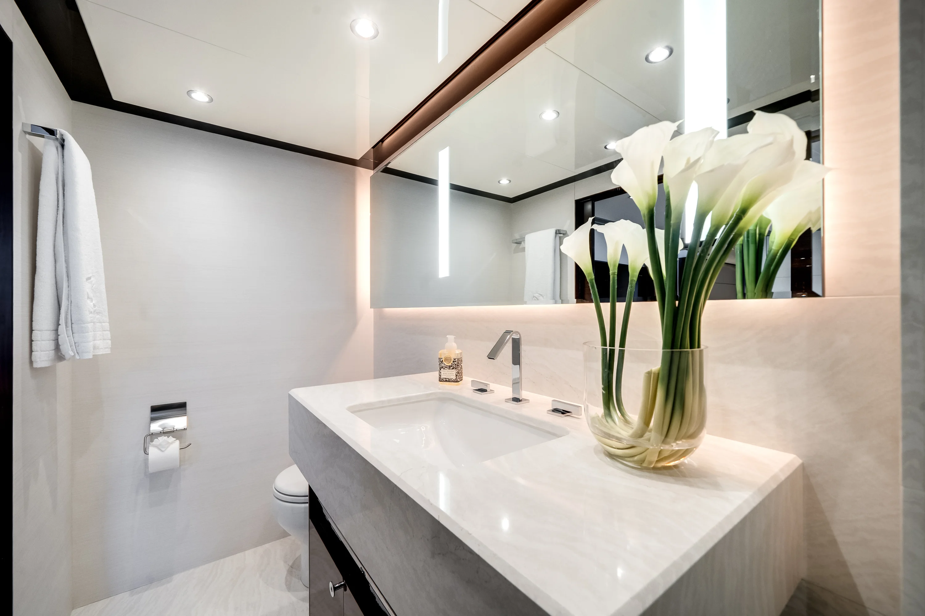 2022 Ocean Alexander 37 L Image Thumbnail #53