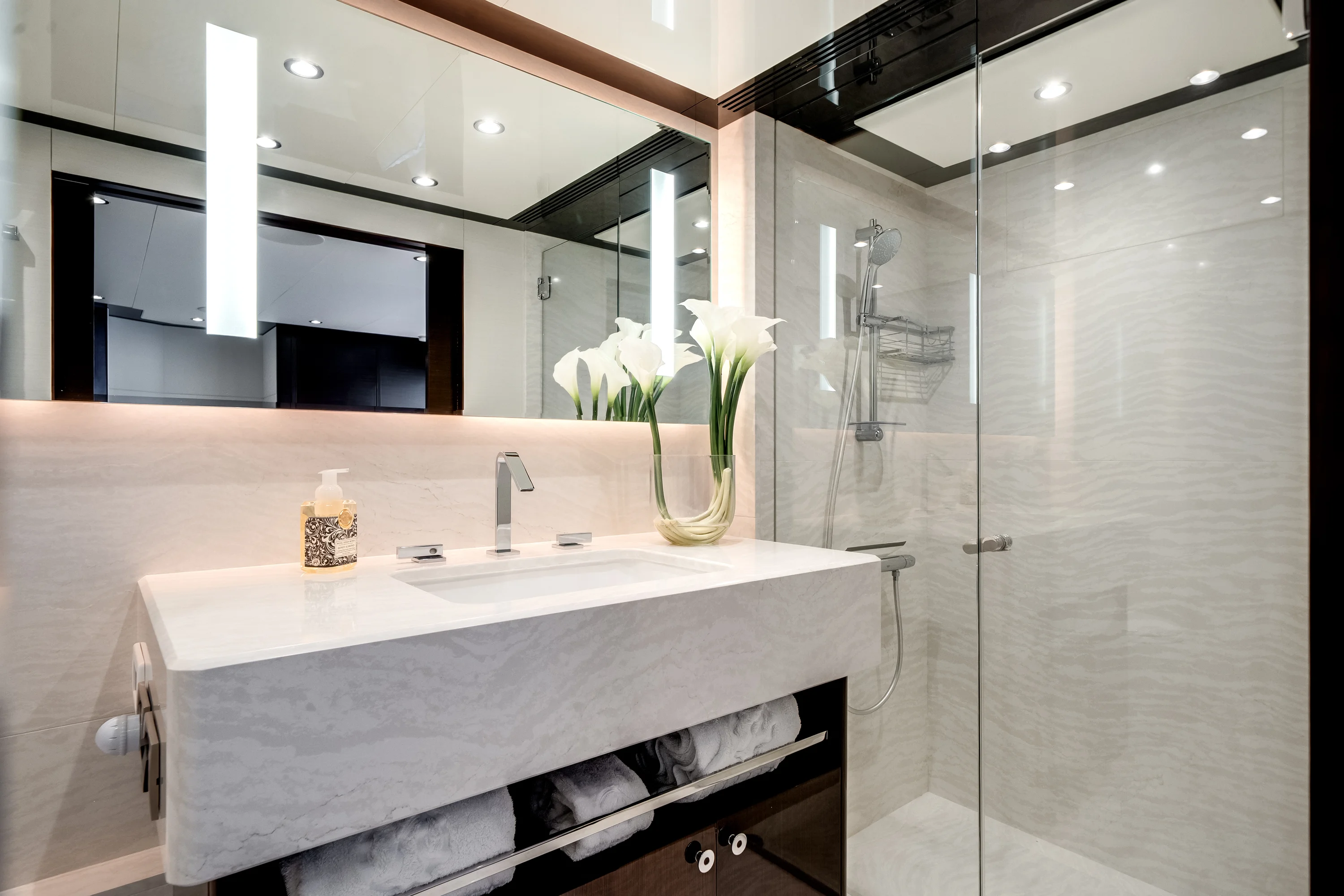 2022 Ocean Alexander 37 L Image Thumbnail #52