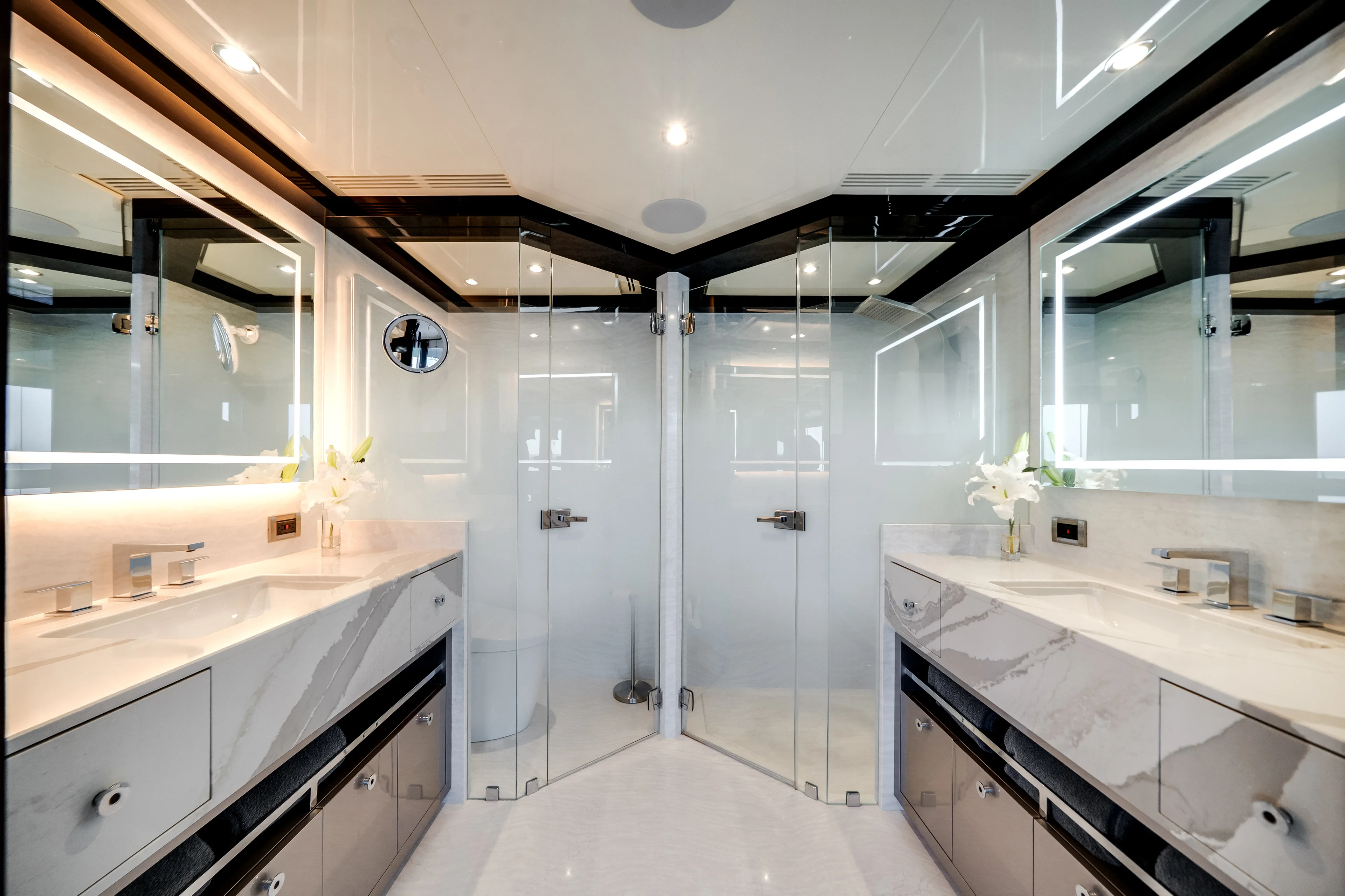 2022 Ocean Alexander 37 L Image Thumbnail #36