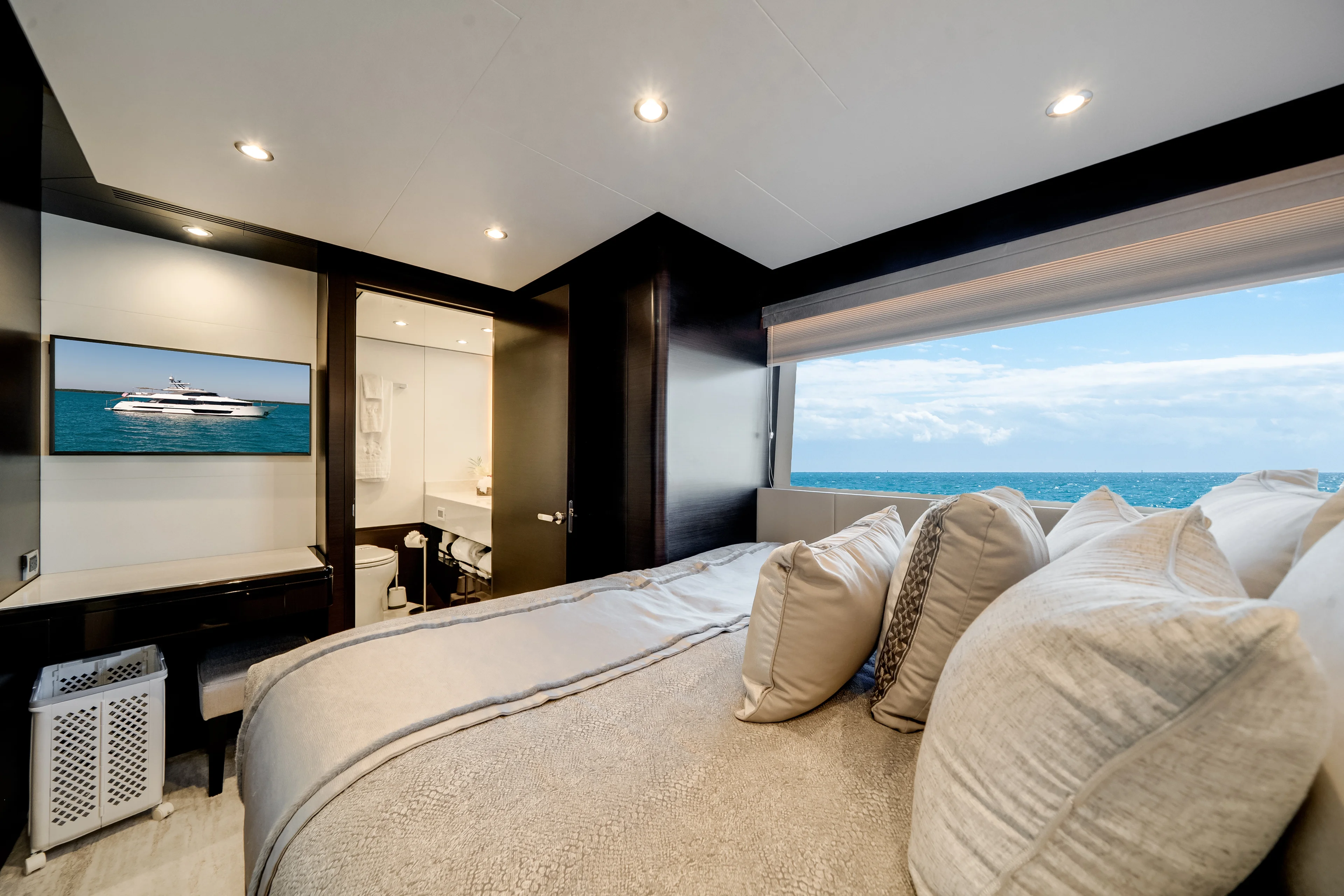 2022 Ocean Alexander 37 L Image Thumbnail #62