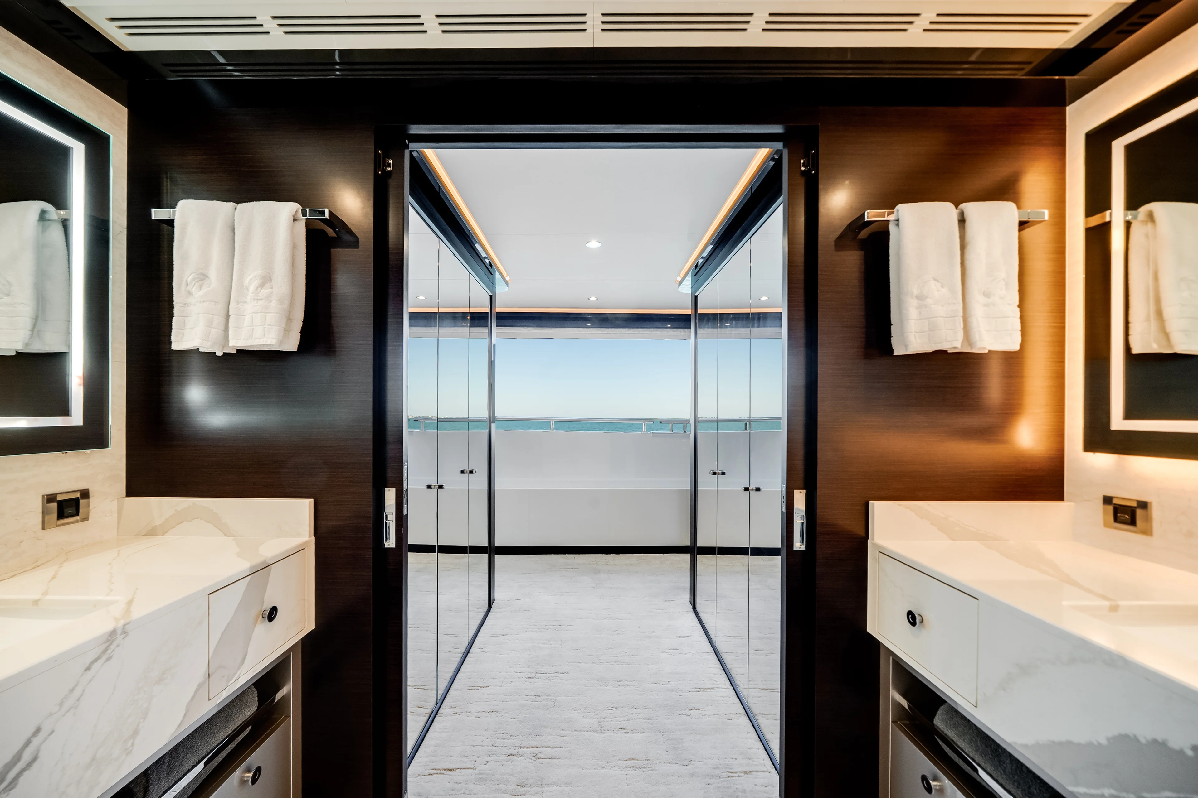 2022 Ocean Alexander 37 L Image Thumbnail #40