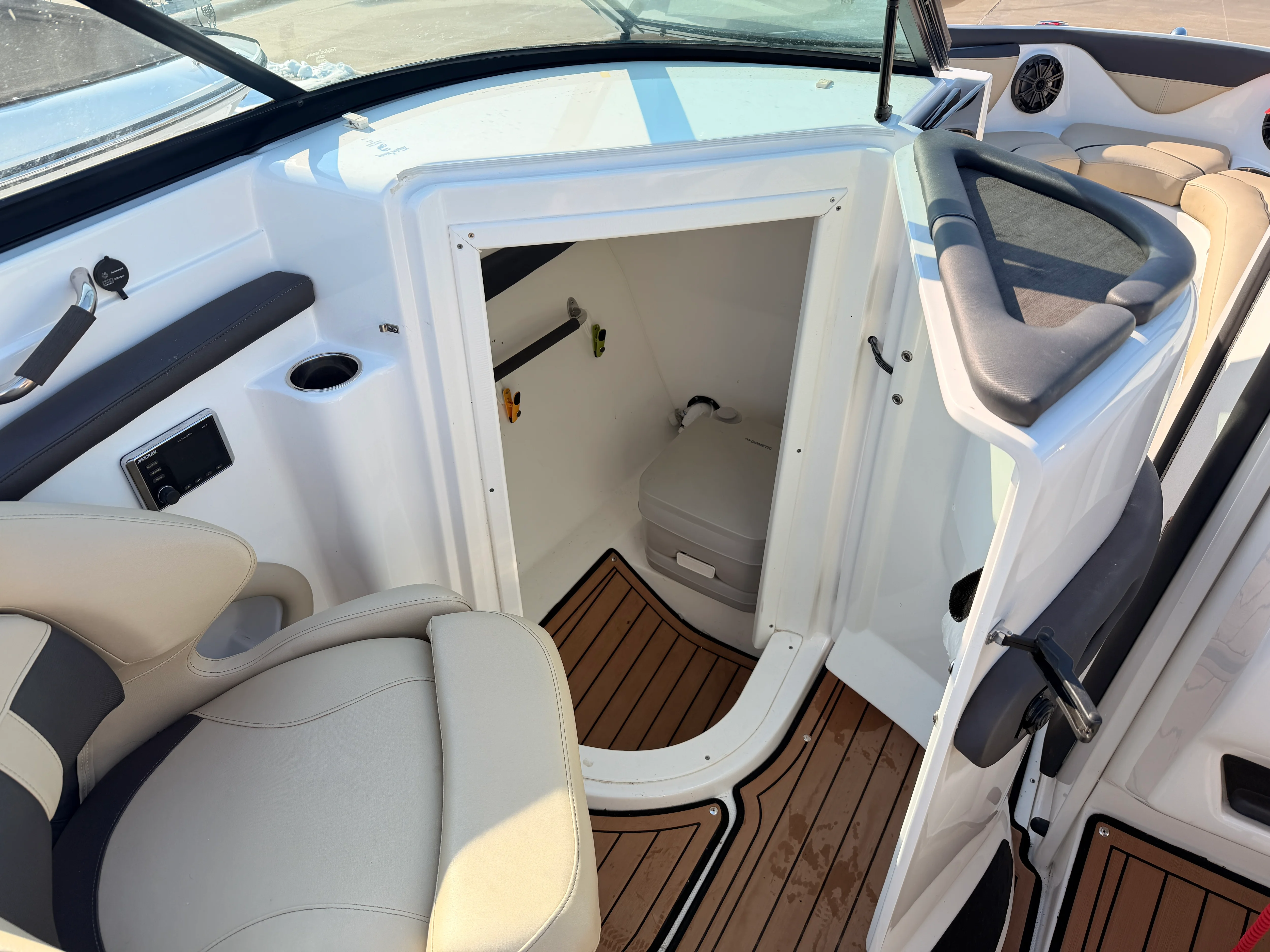 2018 Rinker 26QX BR Image Thumbnail #21