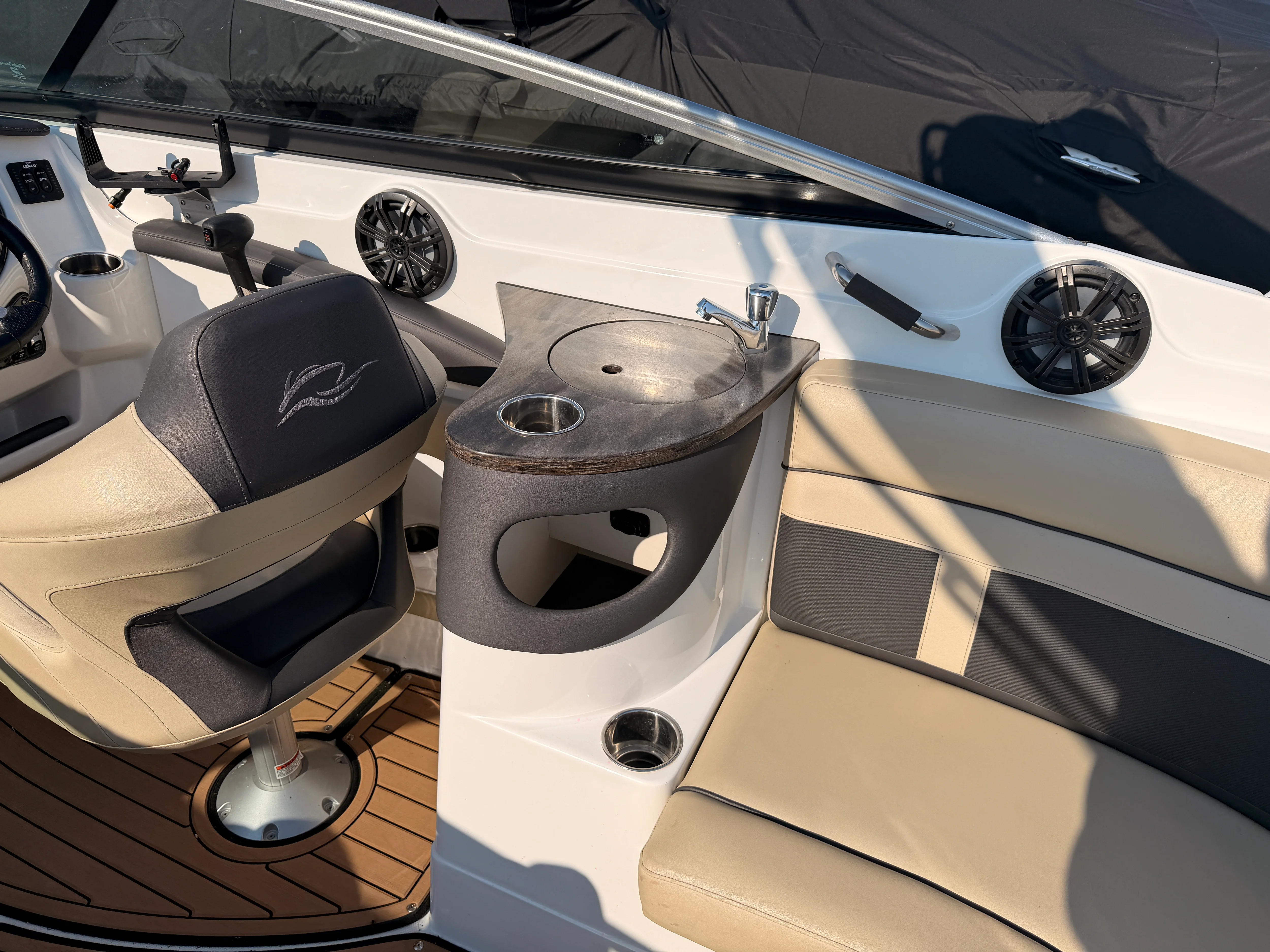 2018 Rinker 26QX BR Image Thumbnail #8